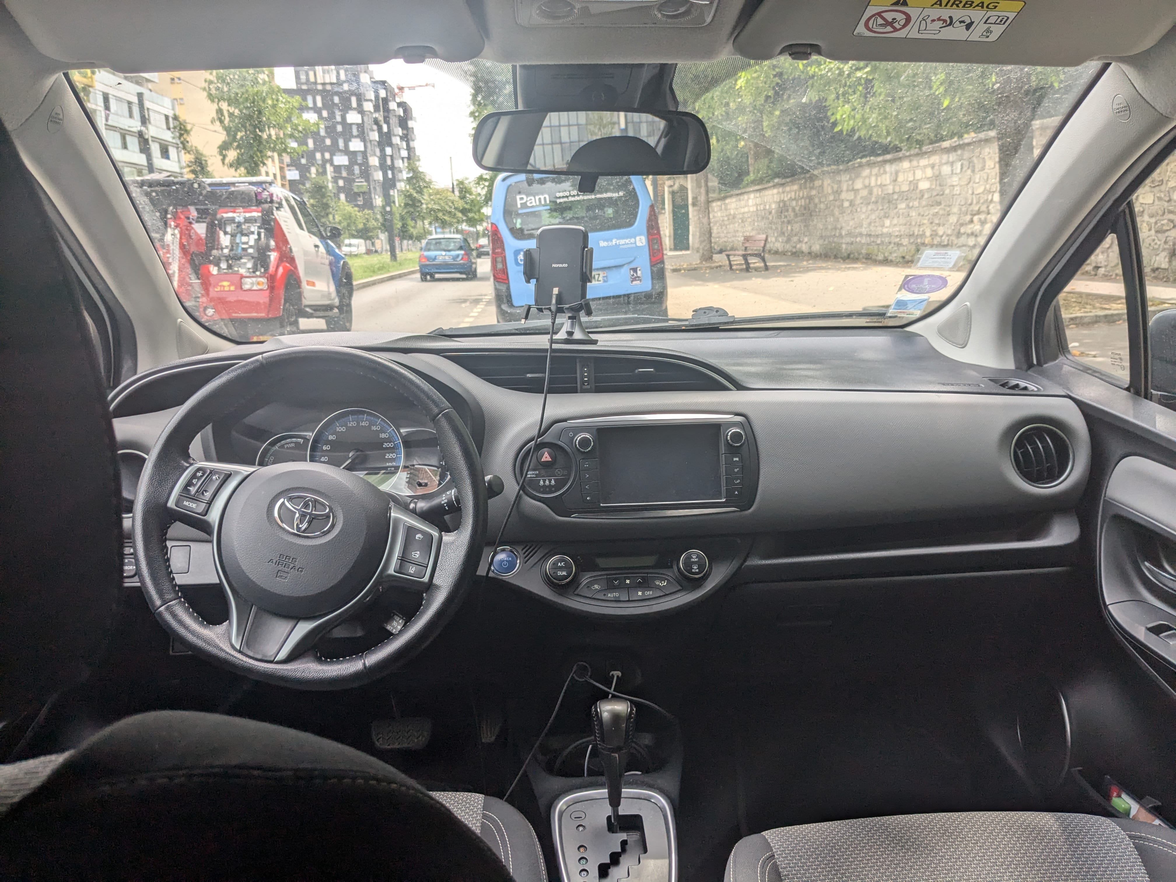 Toyota Yaris Hybride avec Régulateur de vitesse