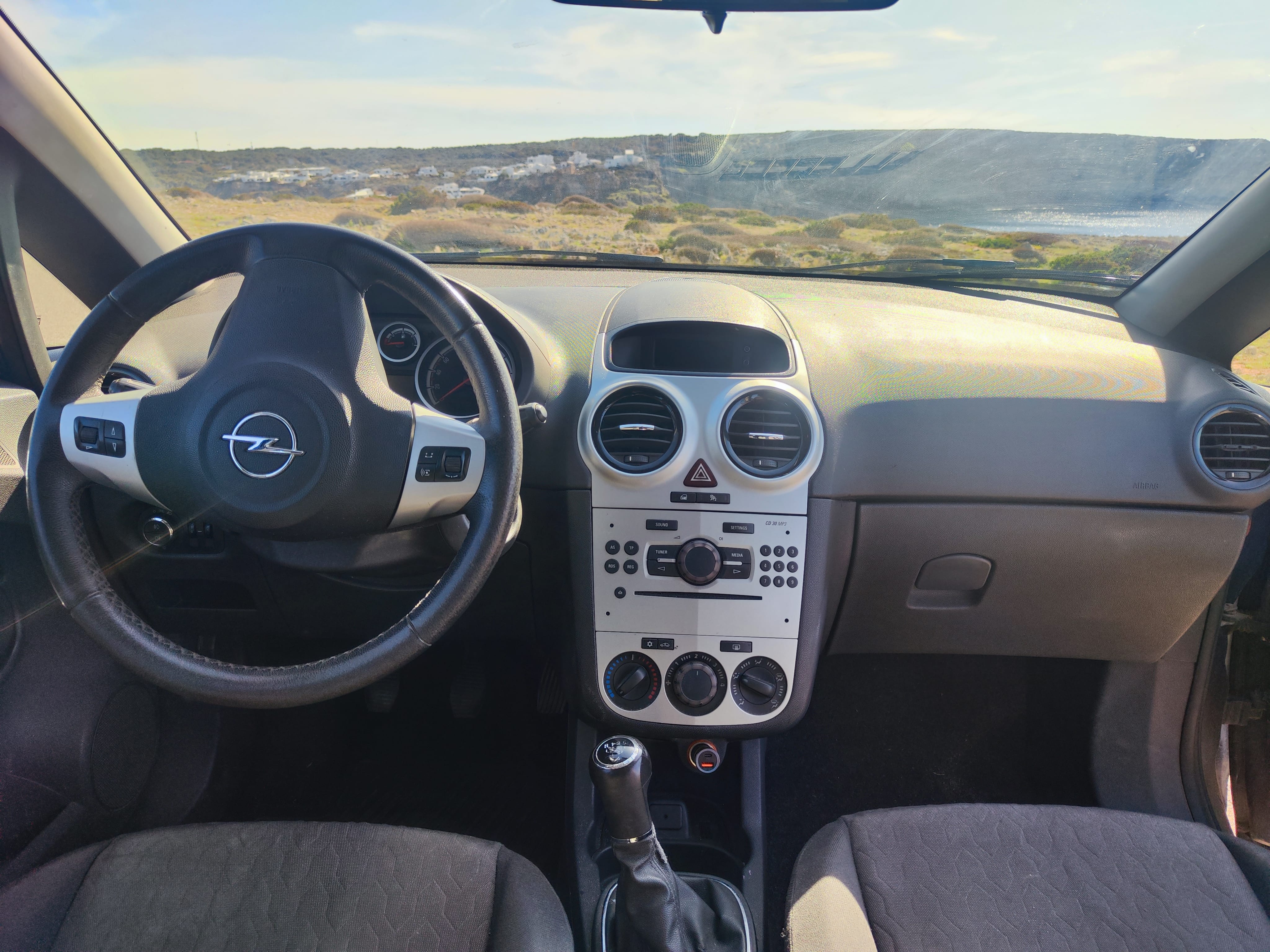 Opel Corsa 1.2 con Control de velocidad