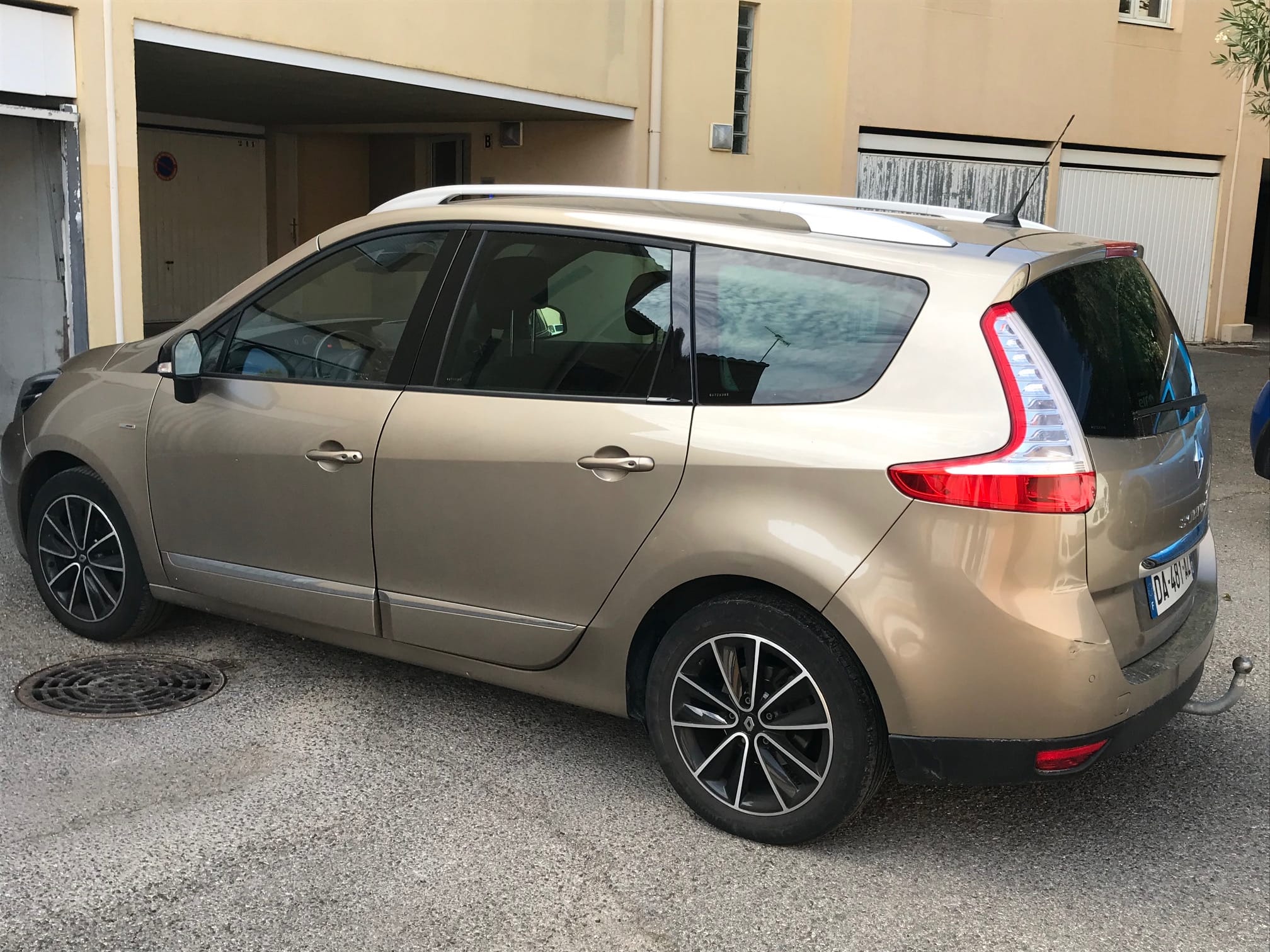 Renault Grand Scenic Modele 130 Cv Bose (qualité audio exceptionnelle) avec GPS