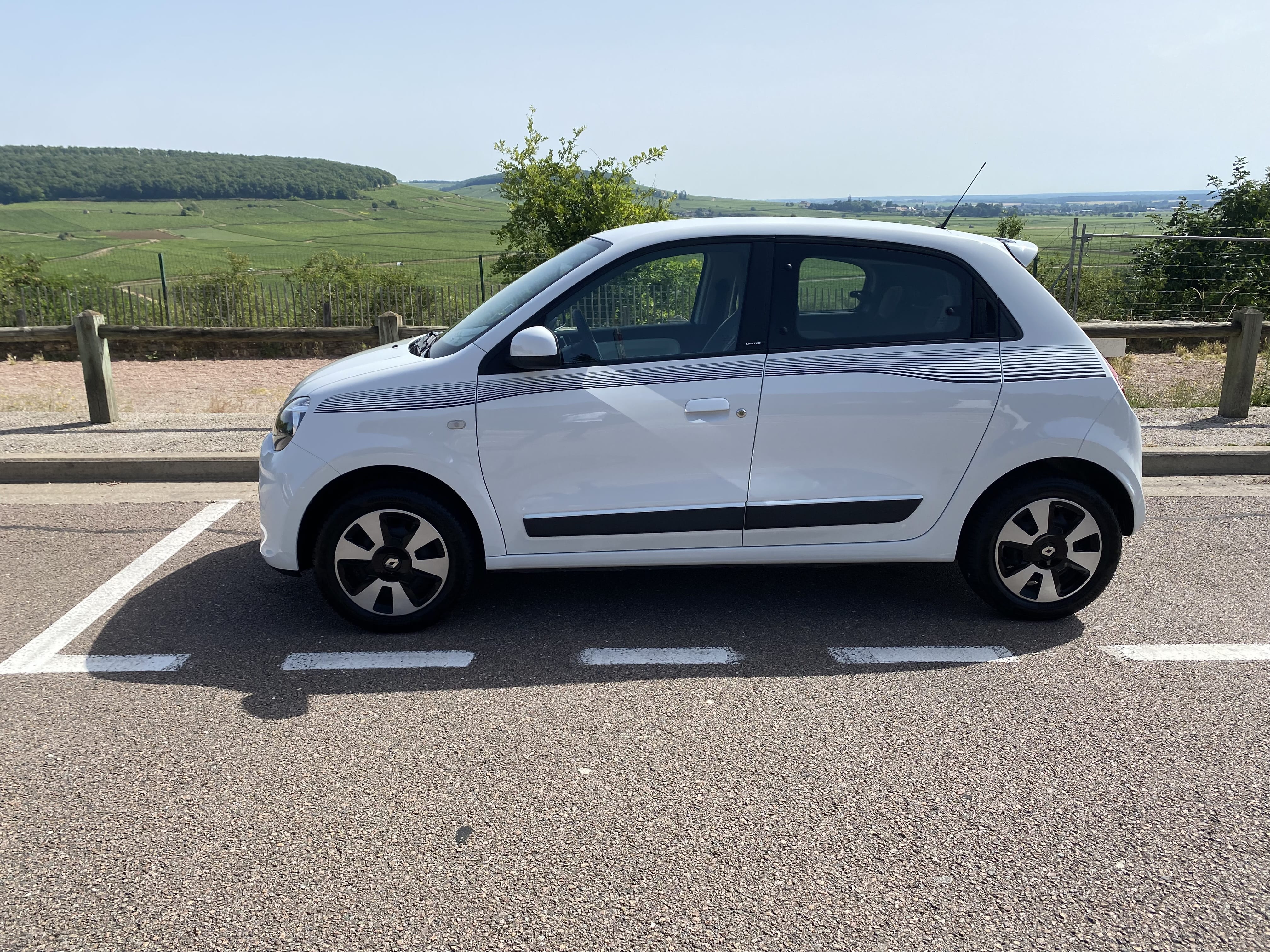 Renault Twingo Hôpital la crois saint-Simon/Métro9Maraichers/ rue des Pyrénées /USB/Clim/Régulateur avec Climatisation