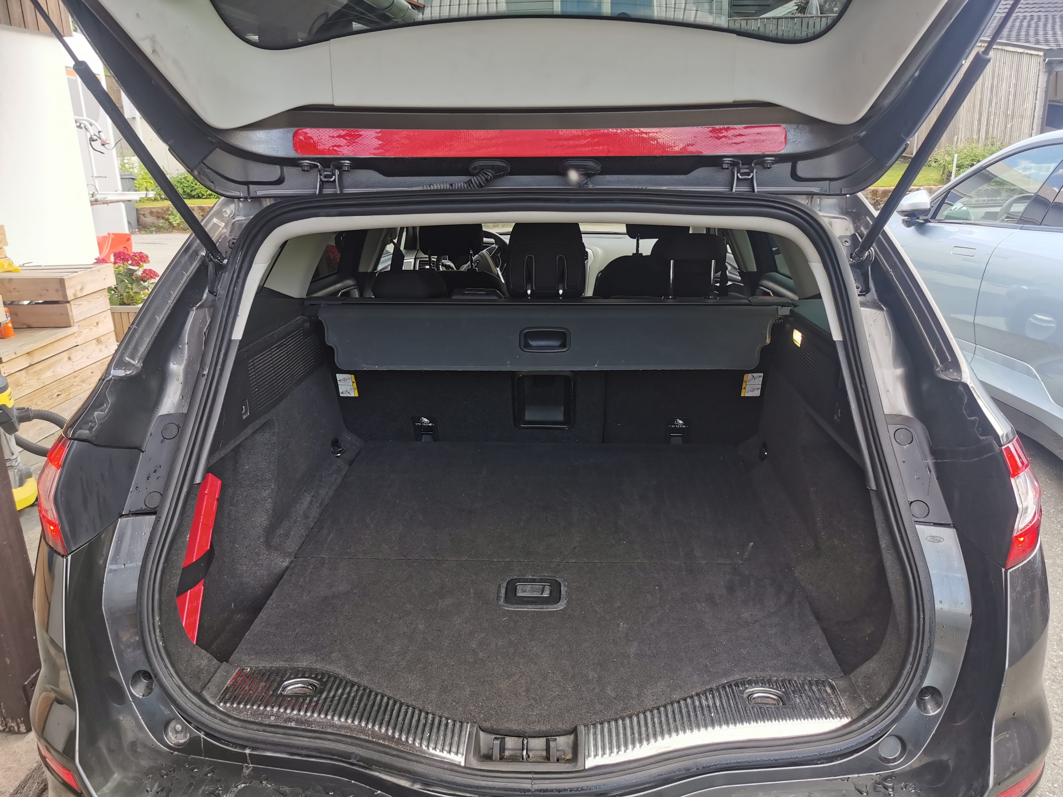 Ford Mondeo SW with Bluetooth audio