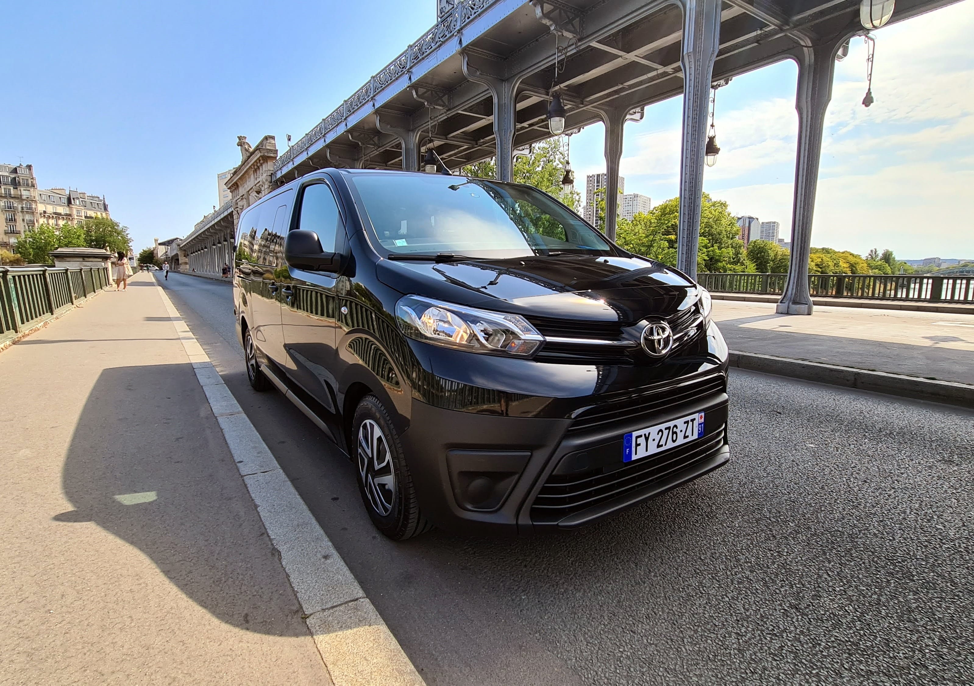 Toyota Proace Combi Noir - 9 places Climatisation GPS Android Auto & Apple CarPlay avec Climatisation