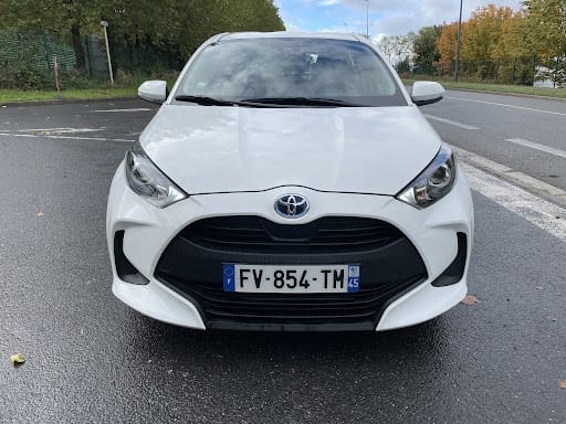 Toyota Yaris Hybride, 2020, Essence 95 / Électrique (hybride), automatique