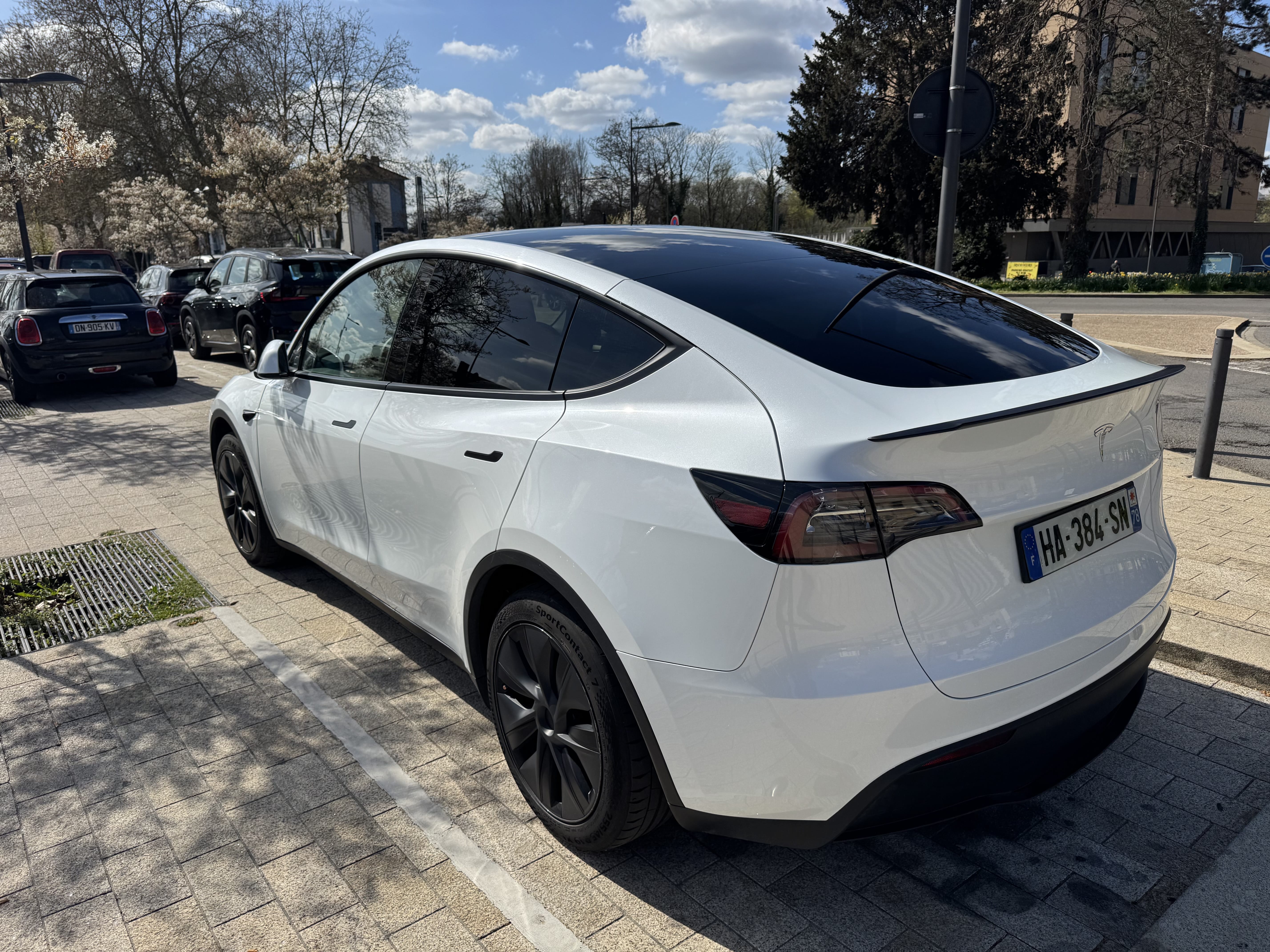 Tesla Model Y Long Range avec Climatisation