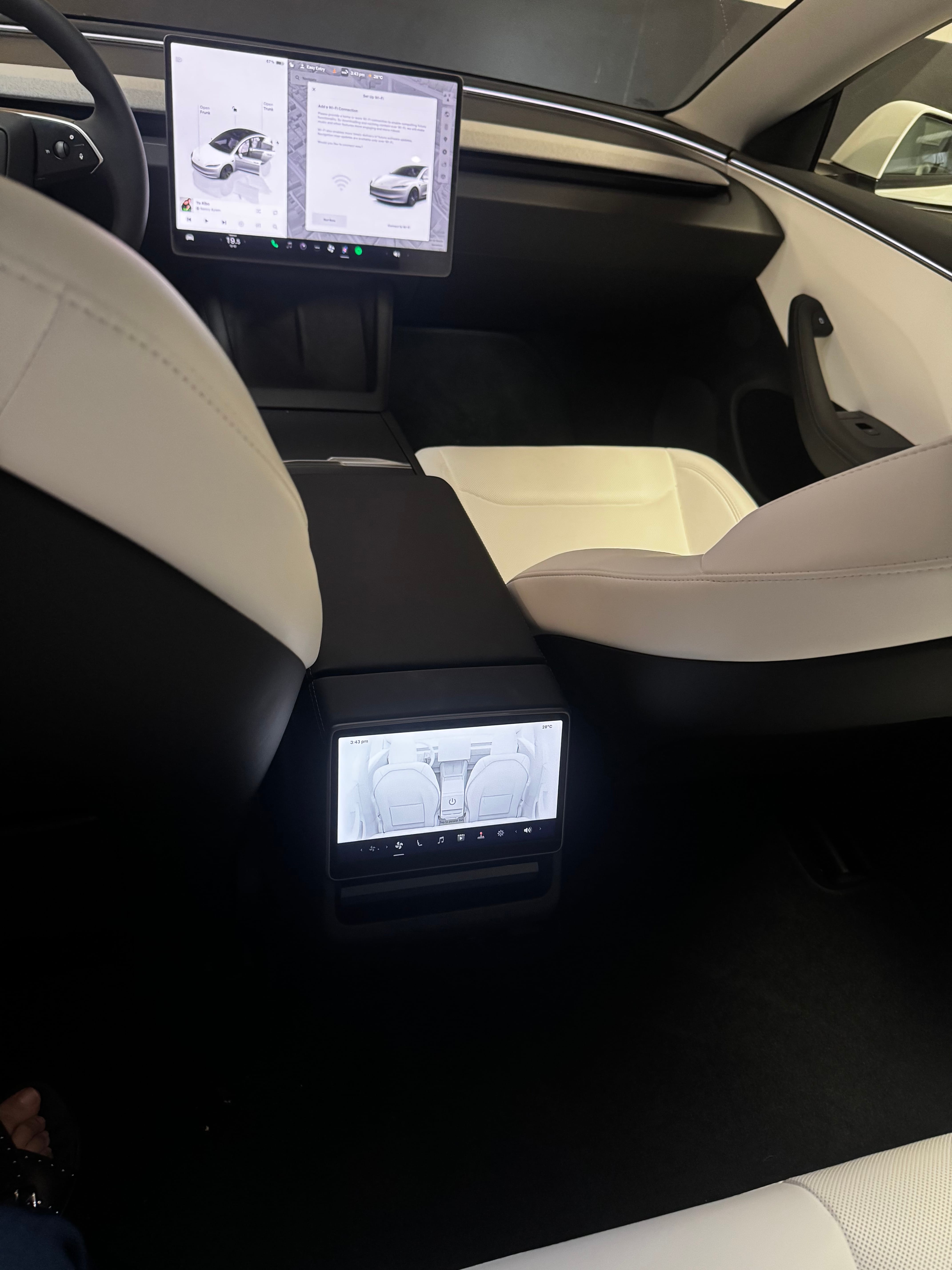 Tesla Model 3 Long Range con Silla infantil