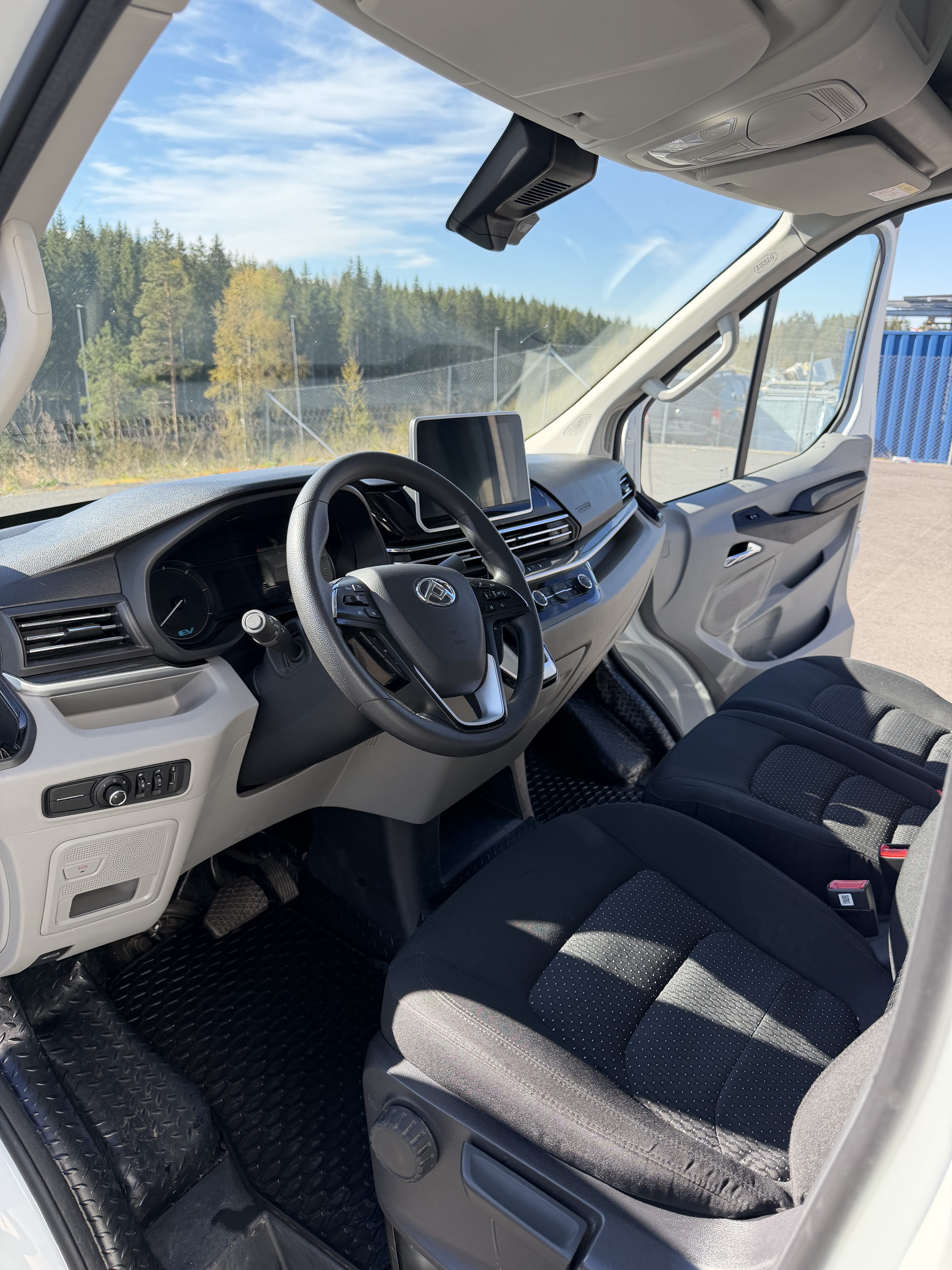 Maxus eDeliver 9 240km rekkevidde. 16m3 varerom. Automat. Elektrisk. mit Tempomat