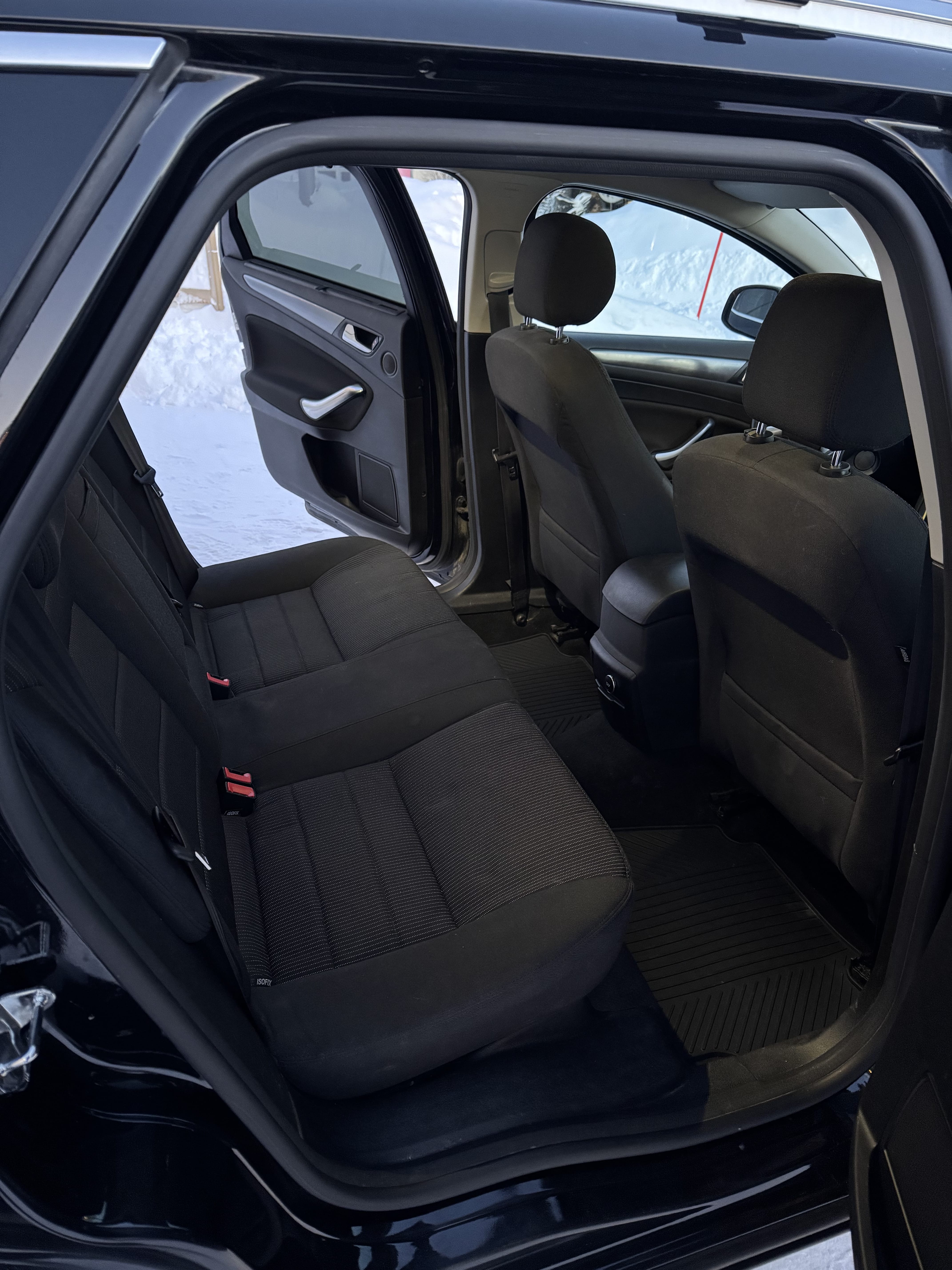 Ford Mondeo met Autostoel baby
