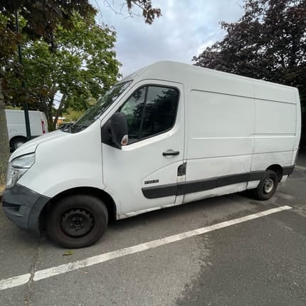 Nissan NV400