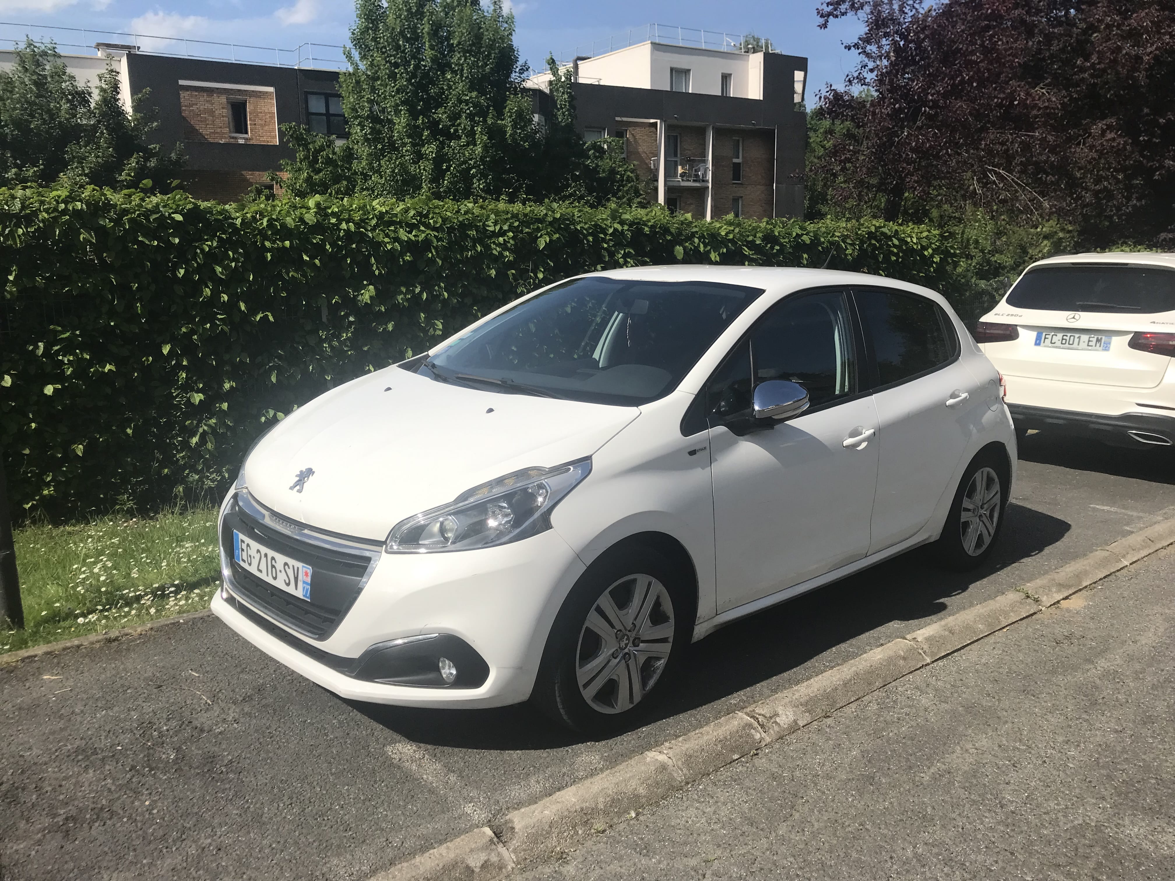 Peugeot 208, 2016, Essence 95