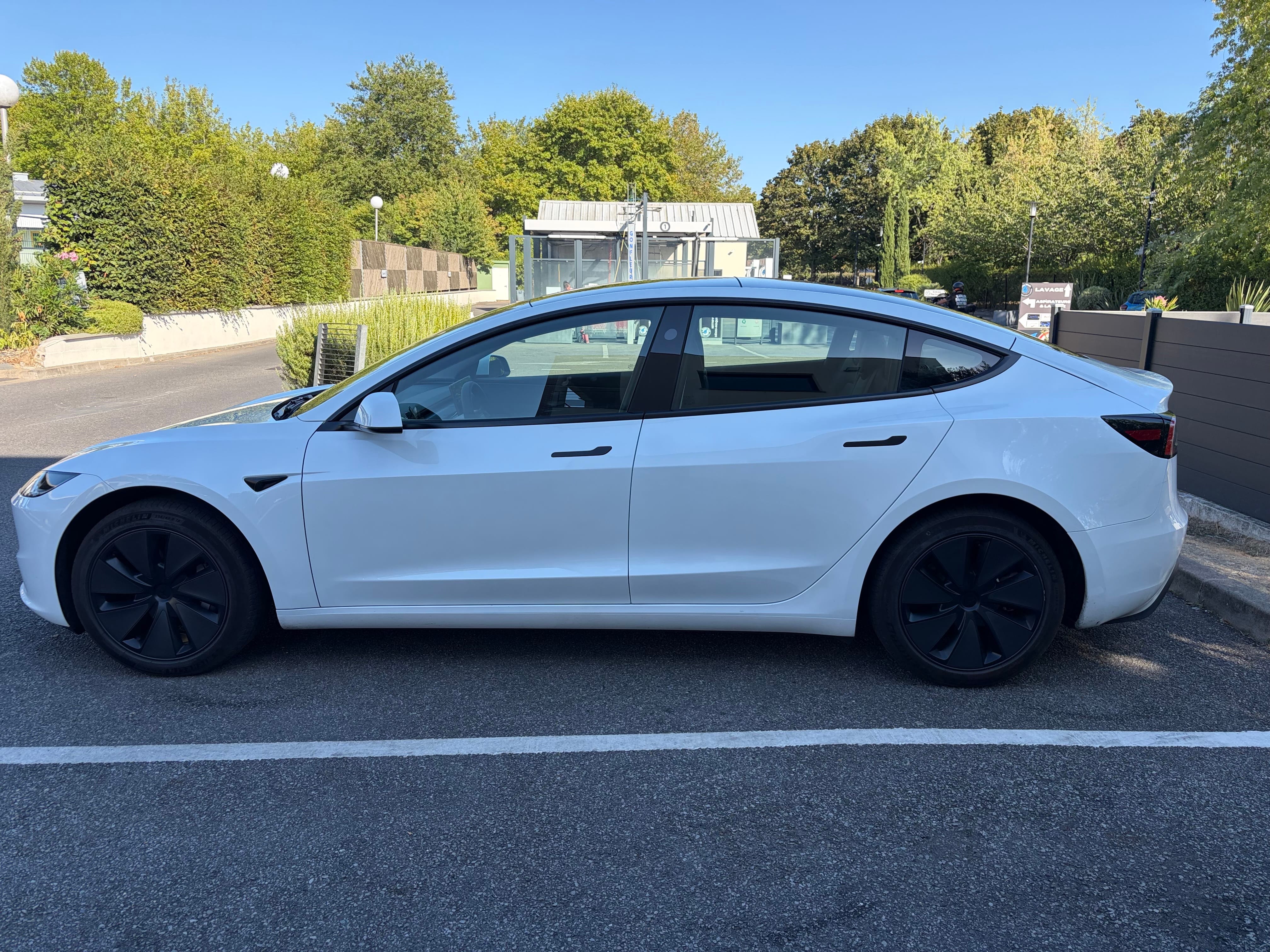 Tesla Model 3 Long Range avec Climatisation