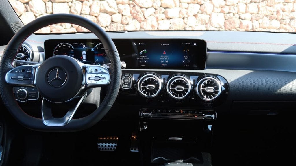 Mercedes-Benz Classe CLA avec Régulateur de vitesse