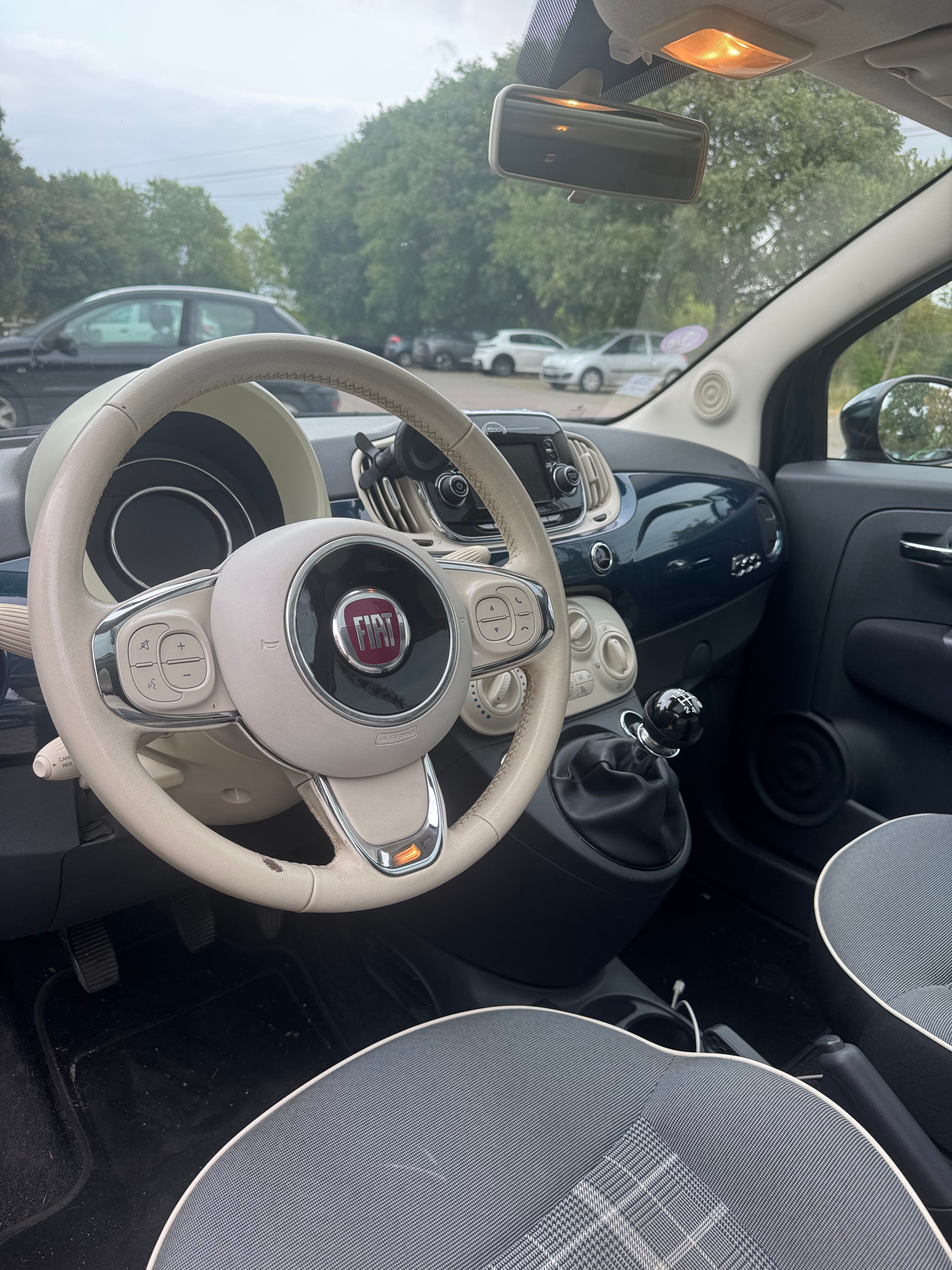 Fiat 500 Lounge met Bluetooth audio