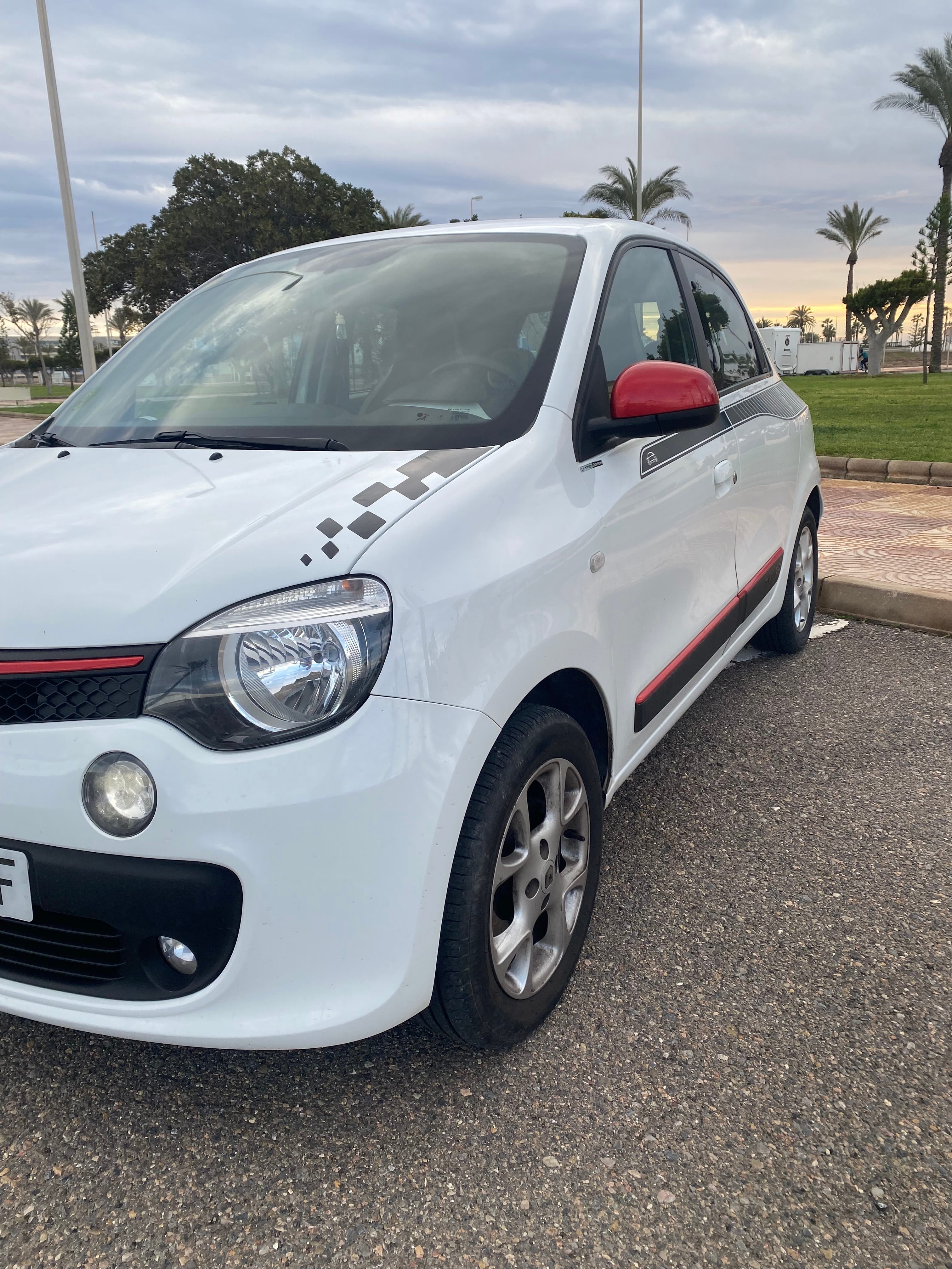 Renault Twingo MK3  1000 c.c., 2016, Gasolina 95
