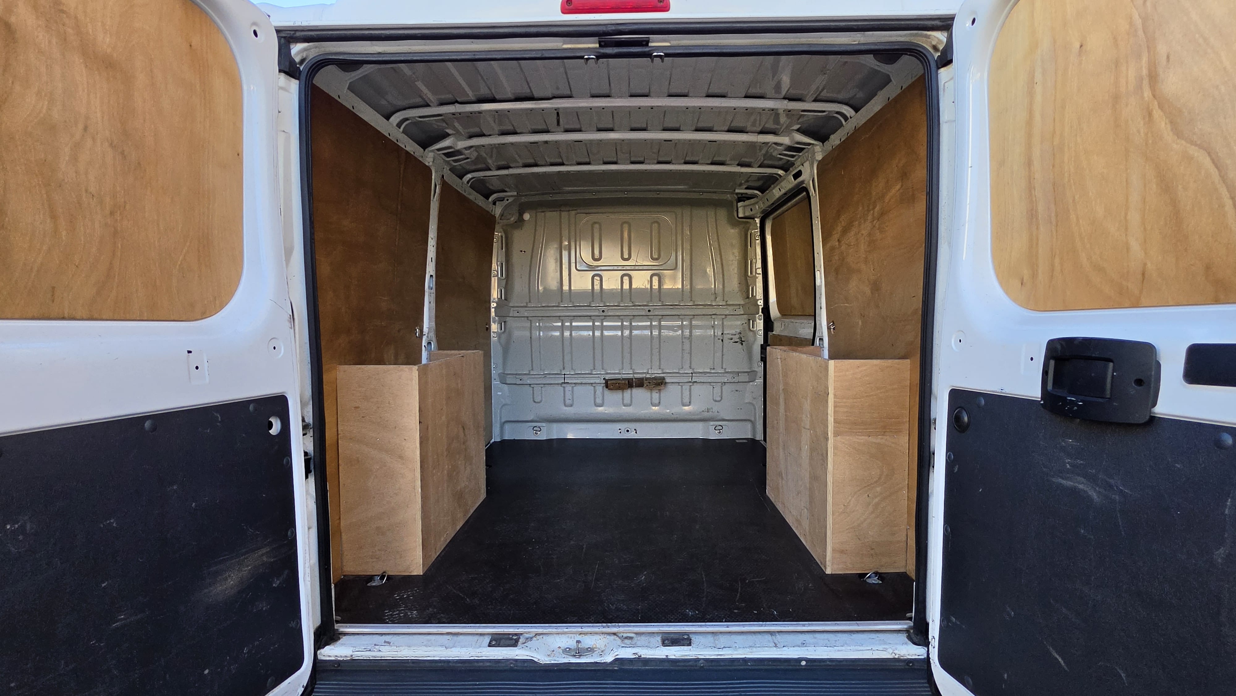 Peugeot Boxer Peugeot Boxer L1H1 – 8m3 - Réservation instantanée arrivée autonome