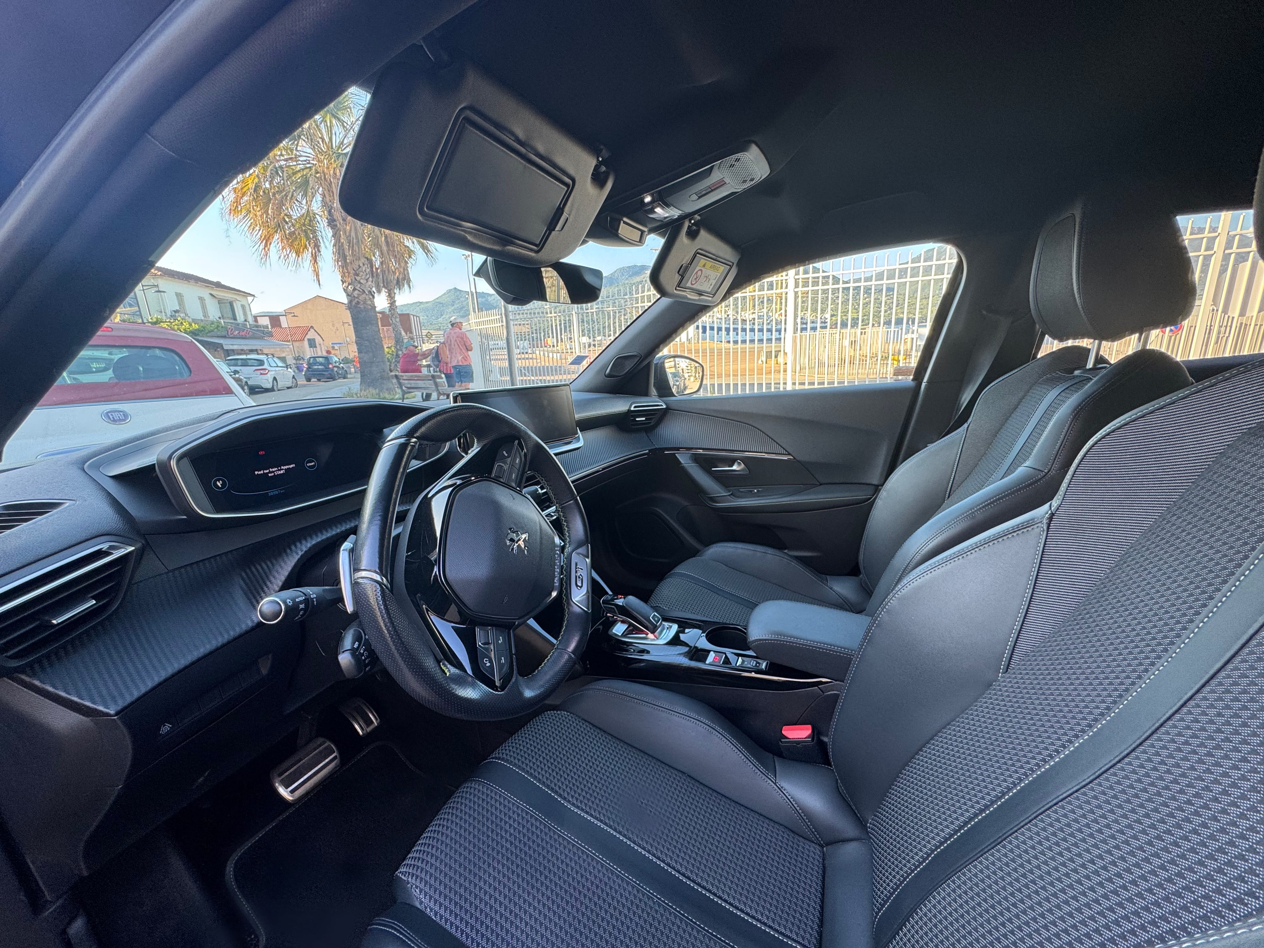 Peugeot 2008, 2021, Essence 95, automatique