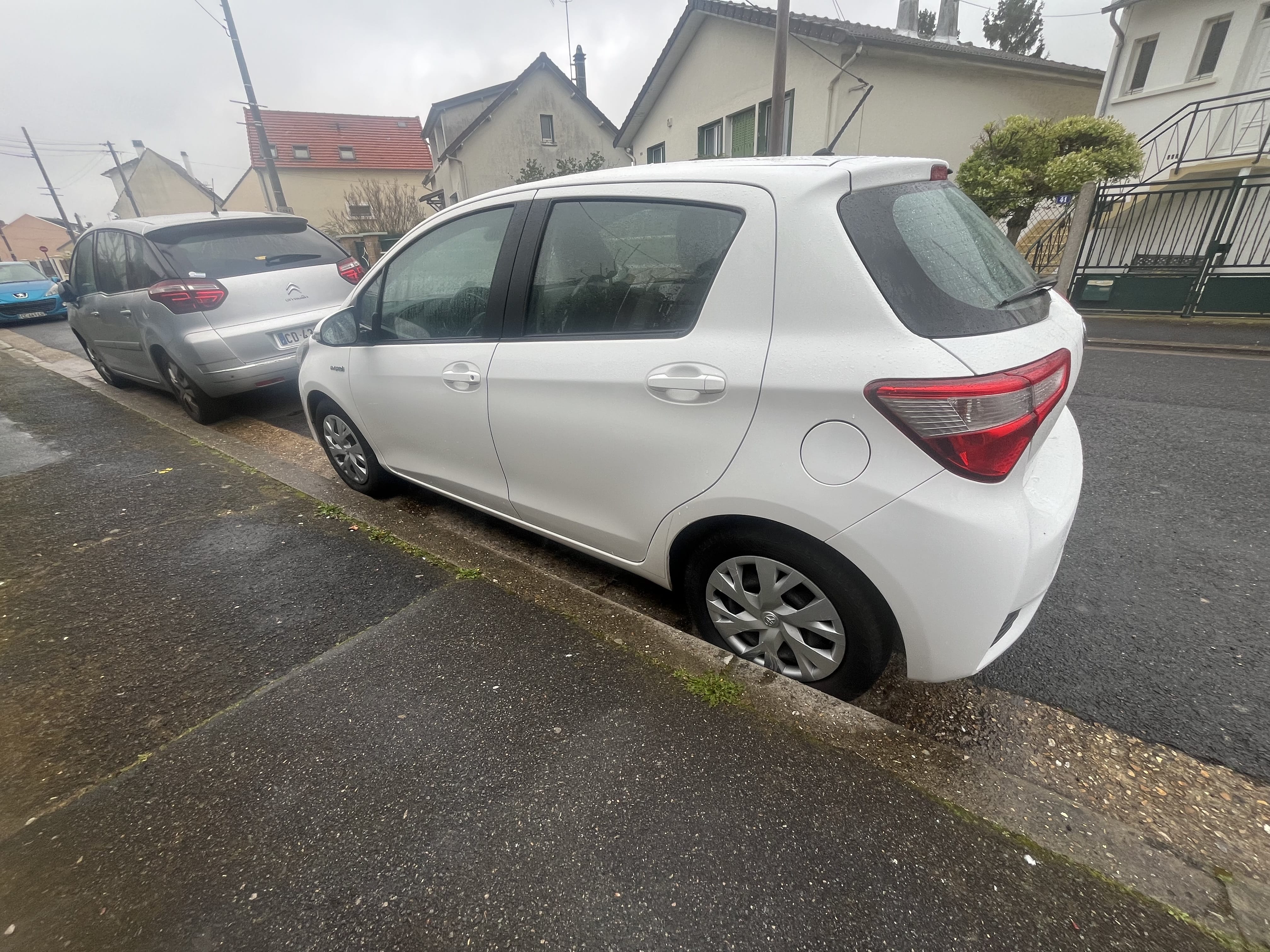 Toyota Yaris 5-Door L avec Caméra de recul