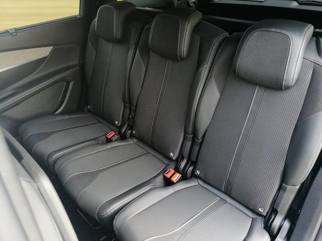 Peugeot 5008 avec Entrée audio / iPod