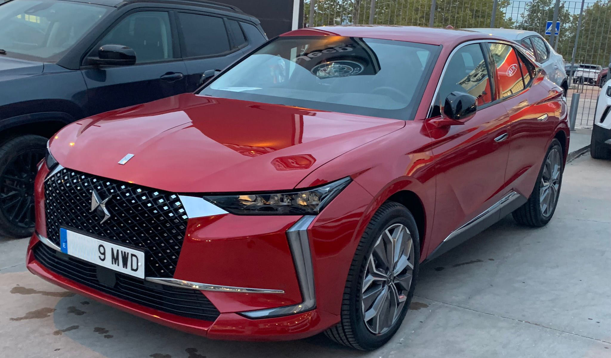 DS 4 E-TENSE 225 CV (oct-2024), 2024, Gasolina 95 / Eléctrico (híbrido), Automático