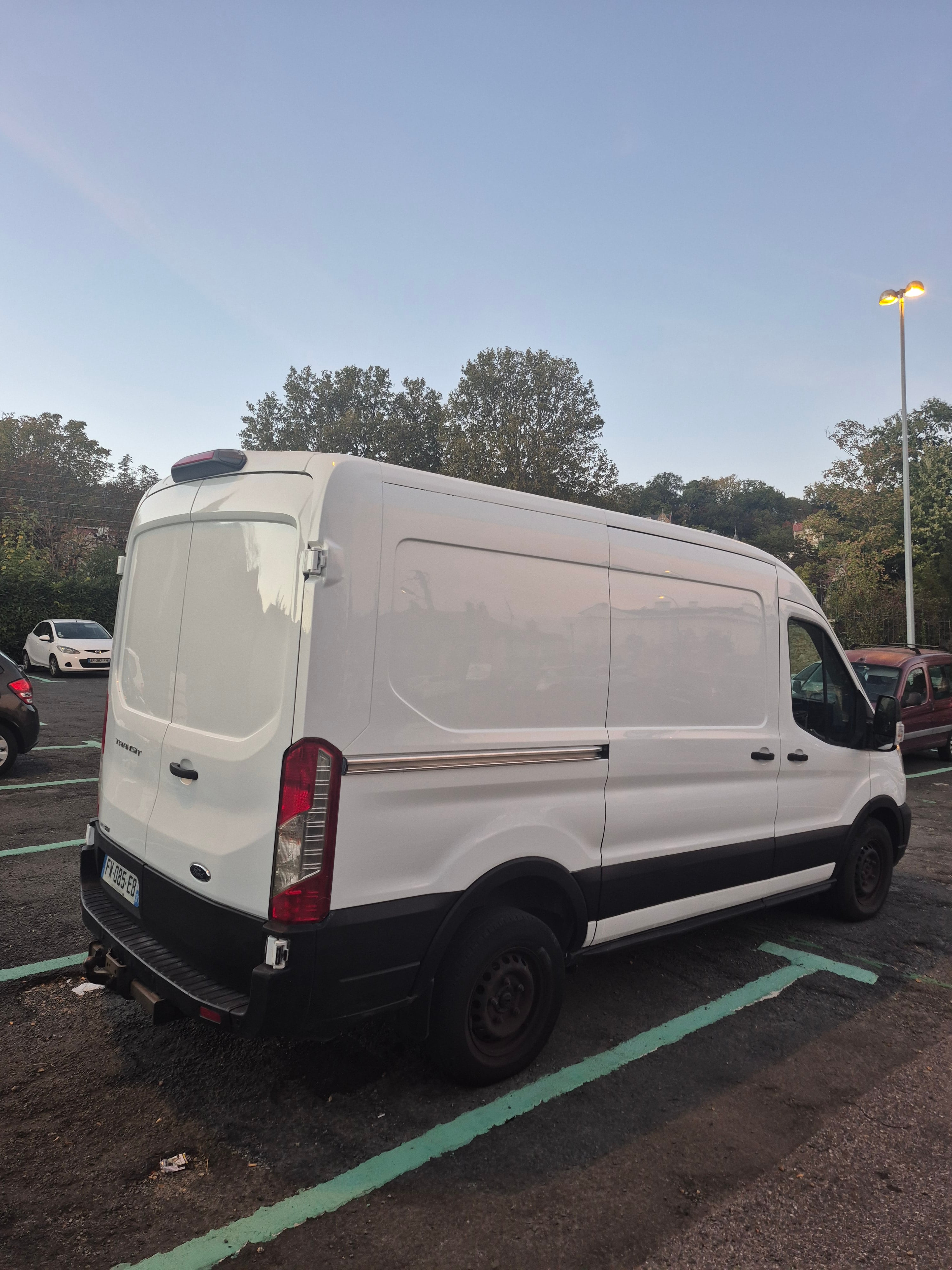 Ford Transit Fourgon avec Apple CarPlay