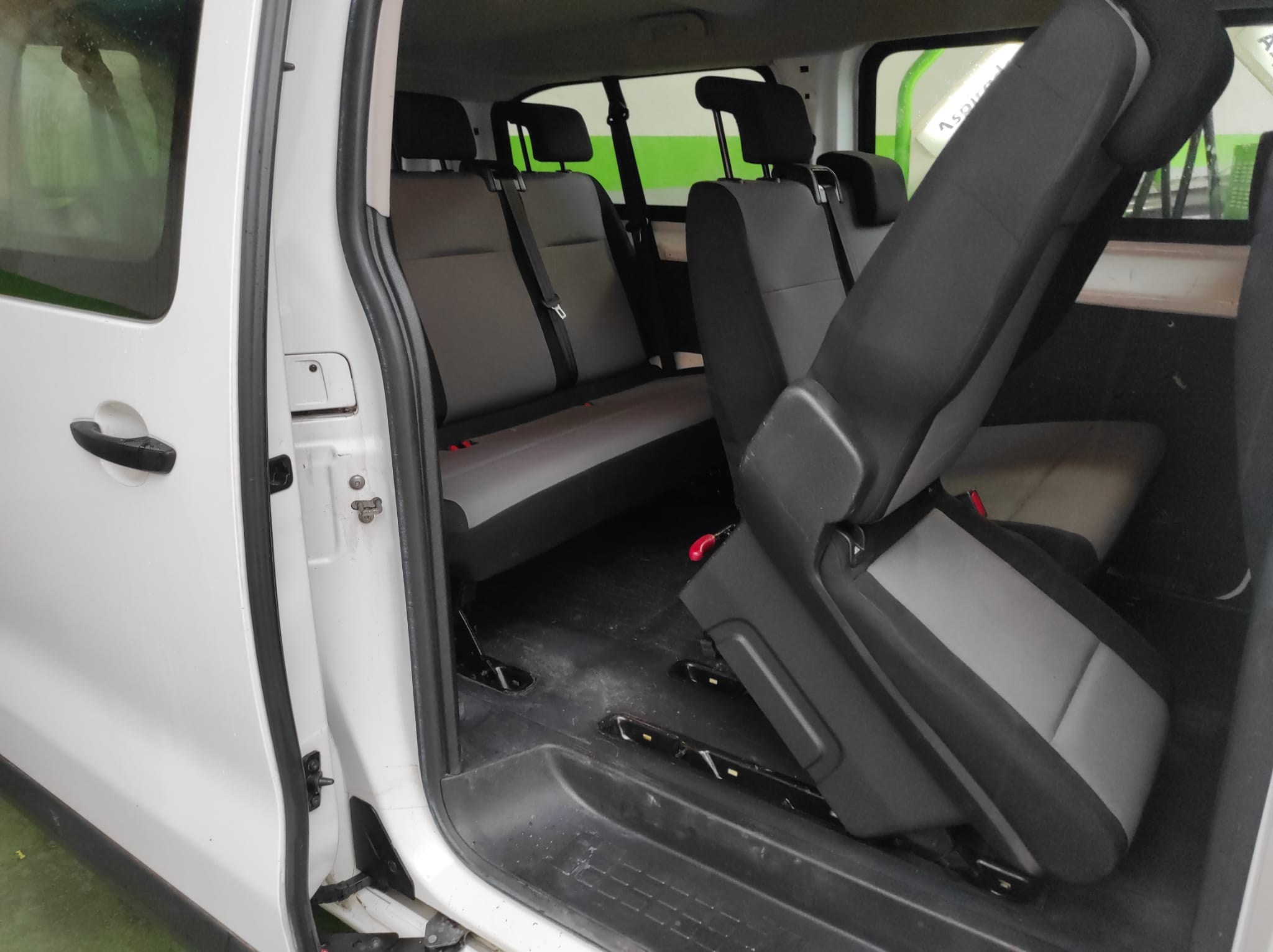Toyota Proace Verso 2.0 150 cv con Silla infantil
