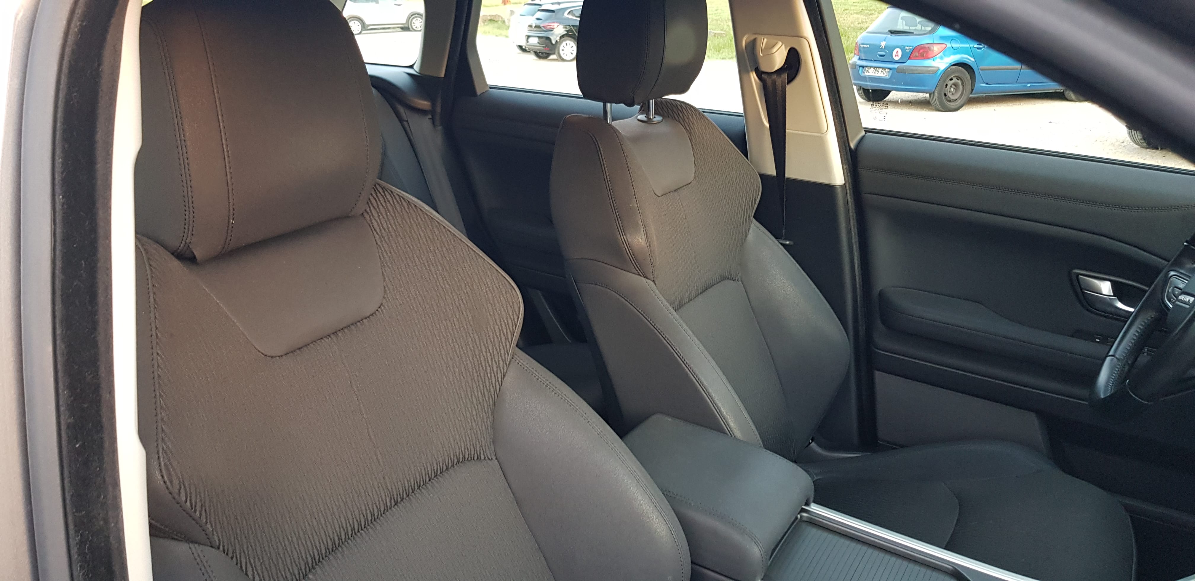 Land-Rover Range Rover Evoque MARK IV TD4 150 Chx BVA PURE avec Audio Bluetooth