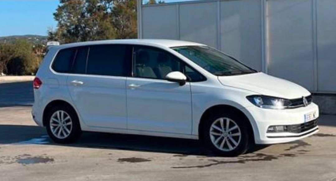 Volkswagen Touran, 2016, Gasolina 95, 7 seter