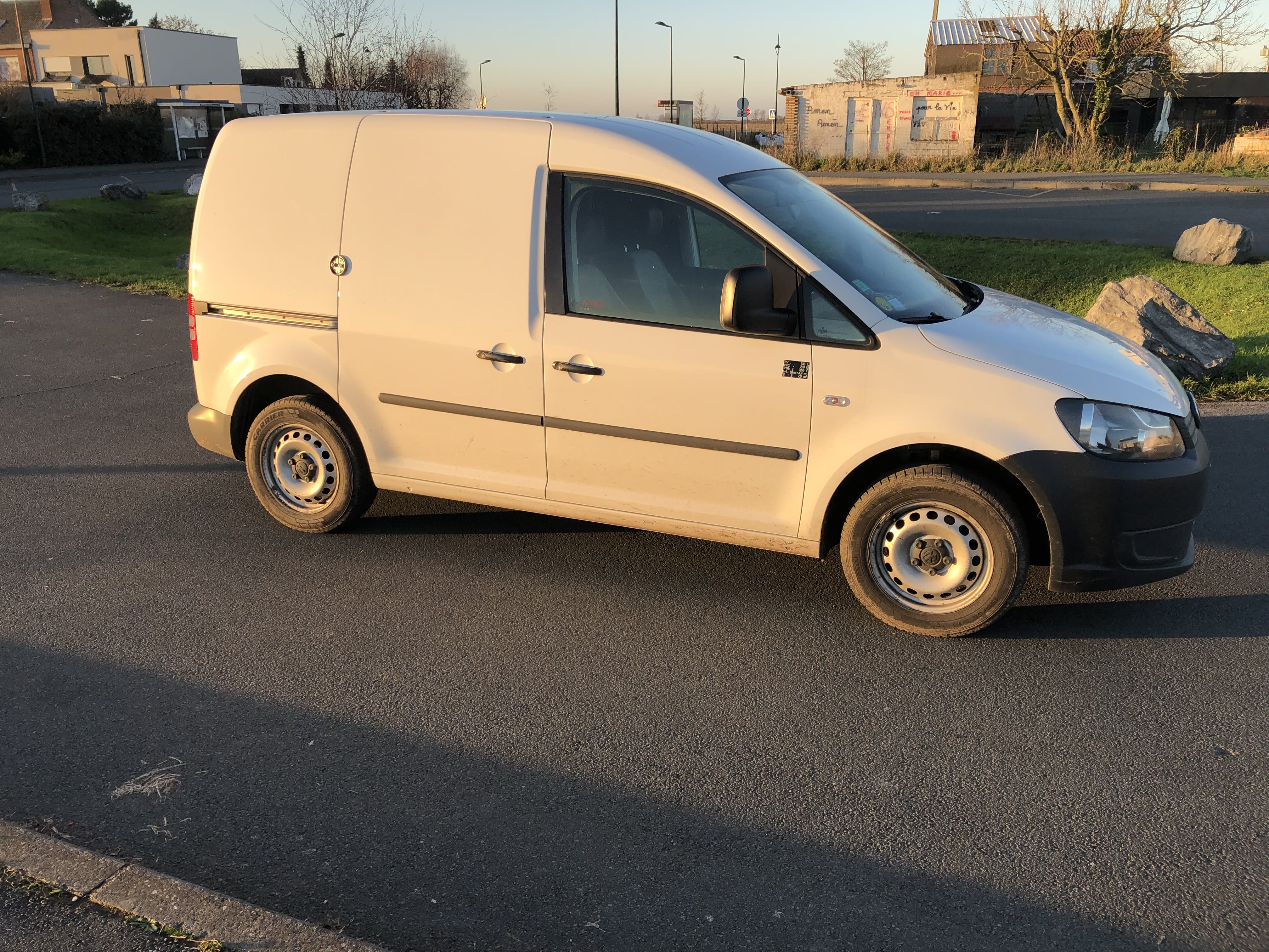Volkswagen Caddy 1.6 tdi avec Audio Bluetooth