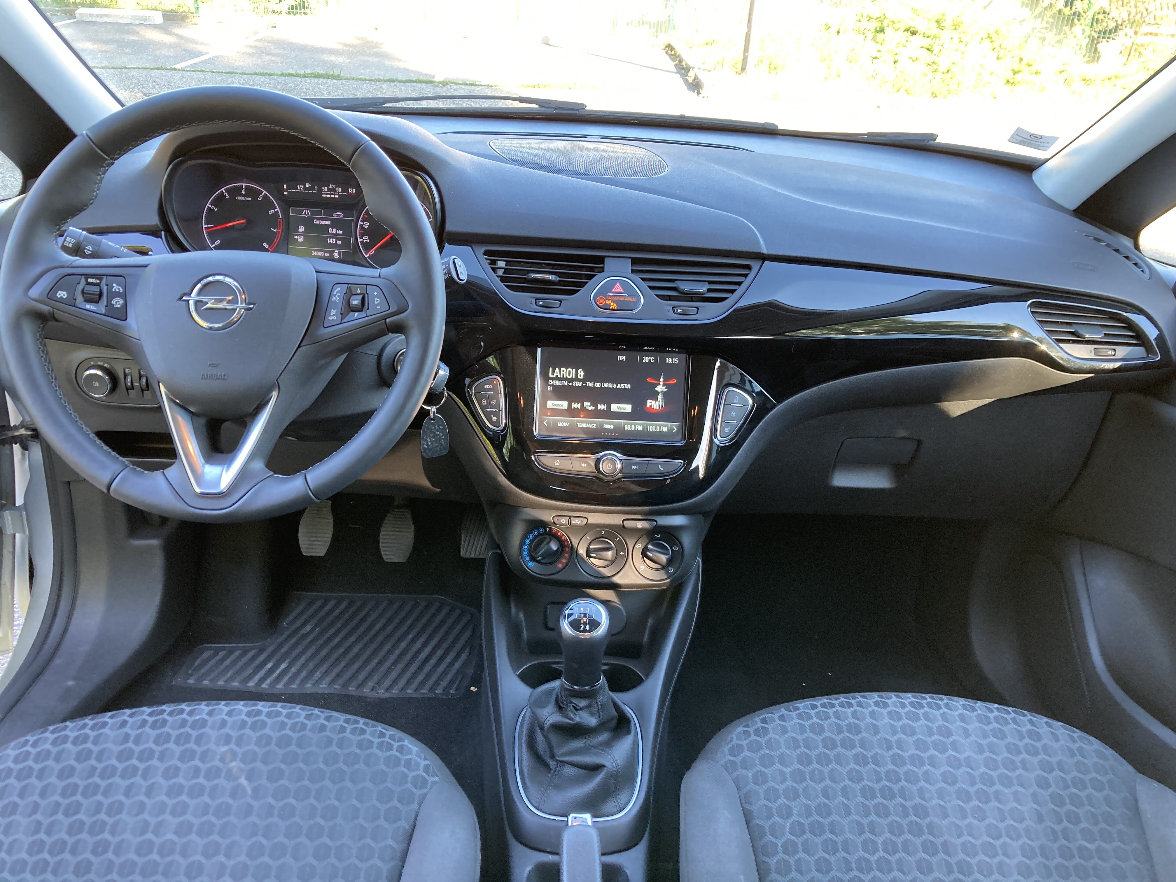 Opel Corsa 1.4 pack édition*Apple car play*parking privé avec Pneus neige