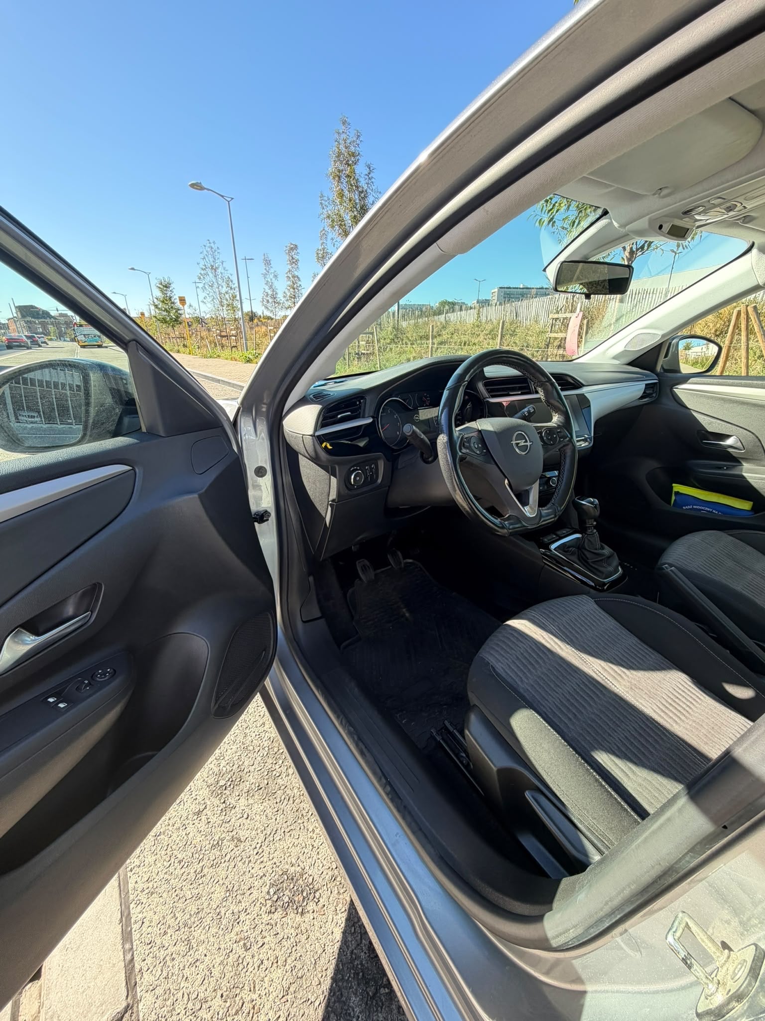 Opel Corsa 1.2 essence avec Régulateur de vitesse