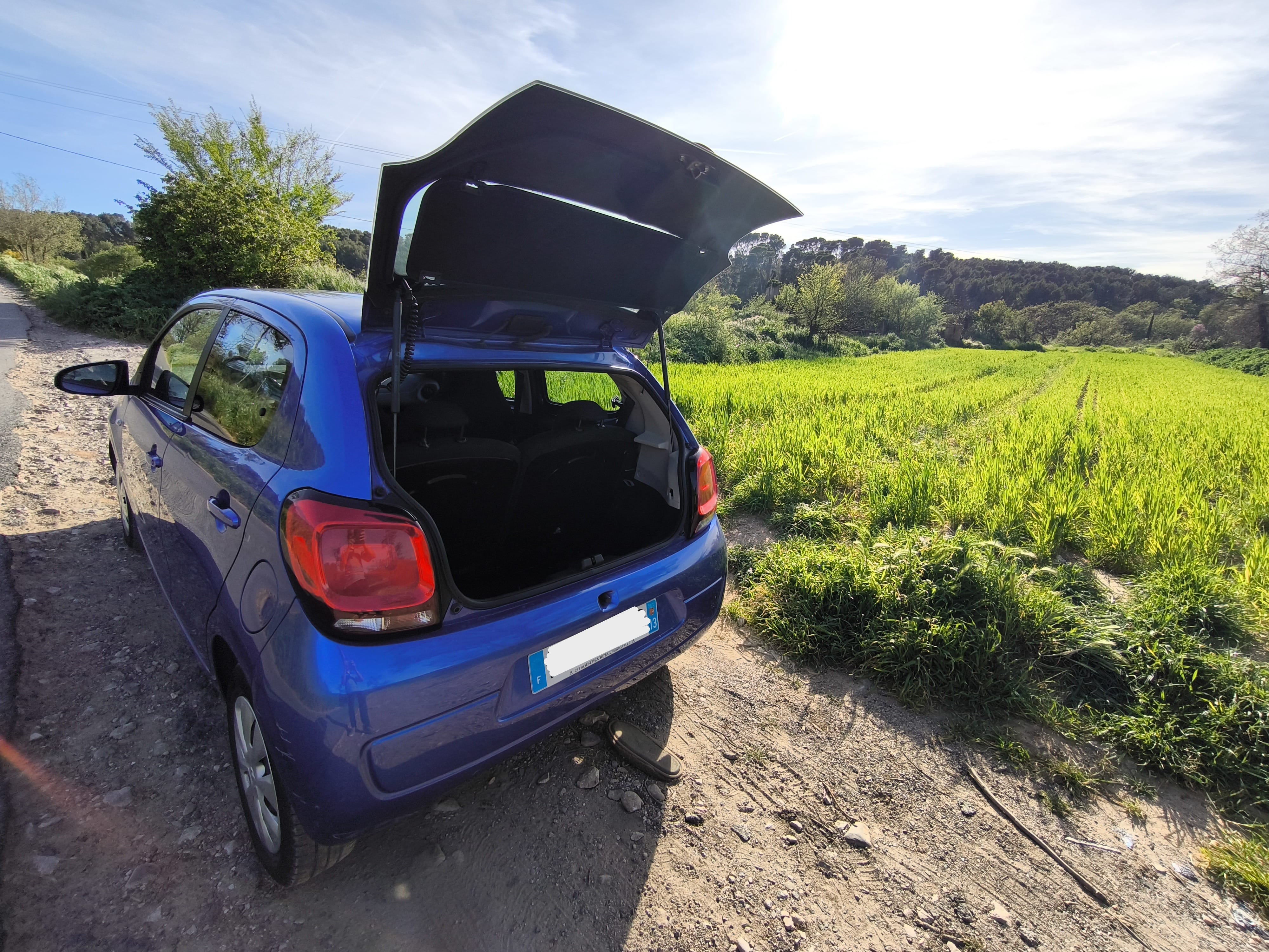 Citroen C1 II with USB charging ports