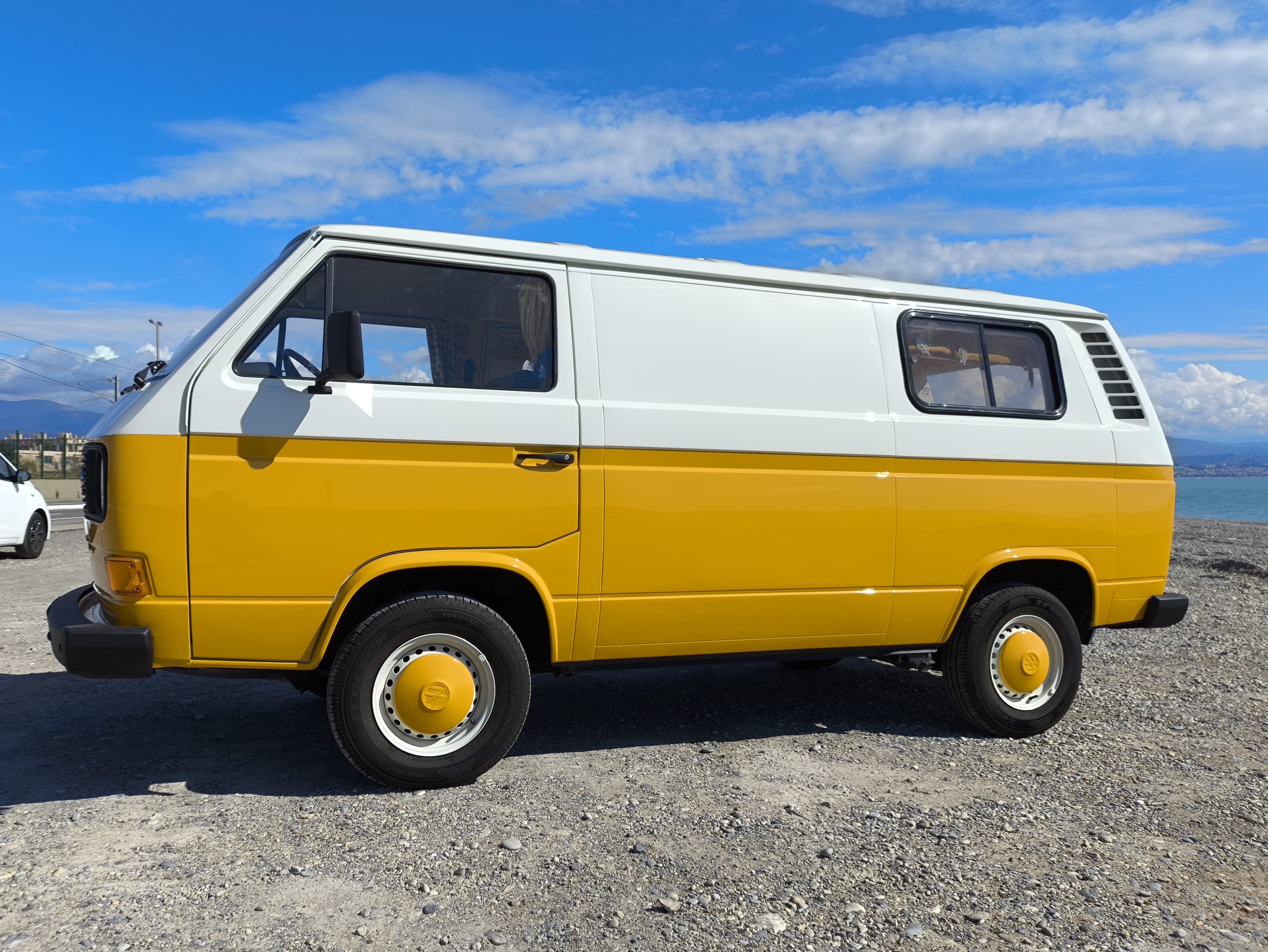 Volkswagen Transporter avec Attelage