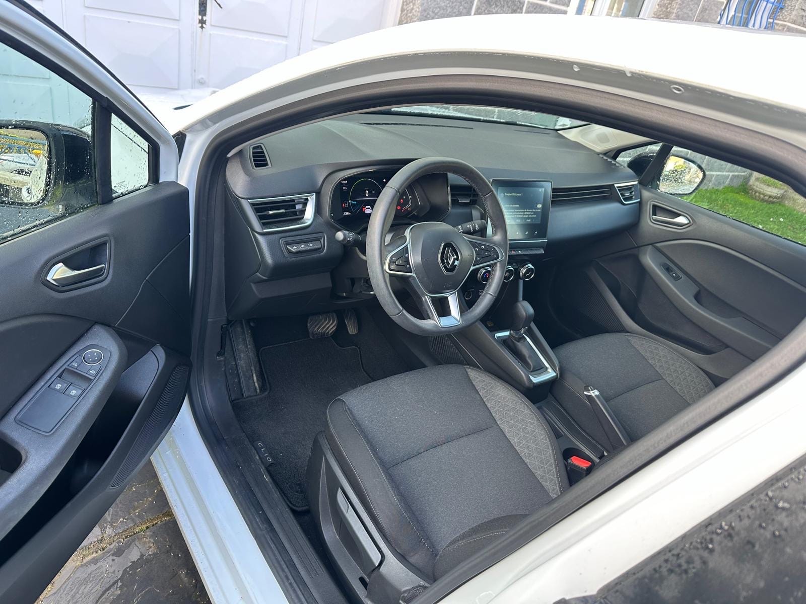 Renault Clio E-tech avec GPS