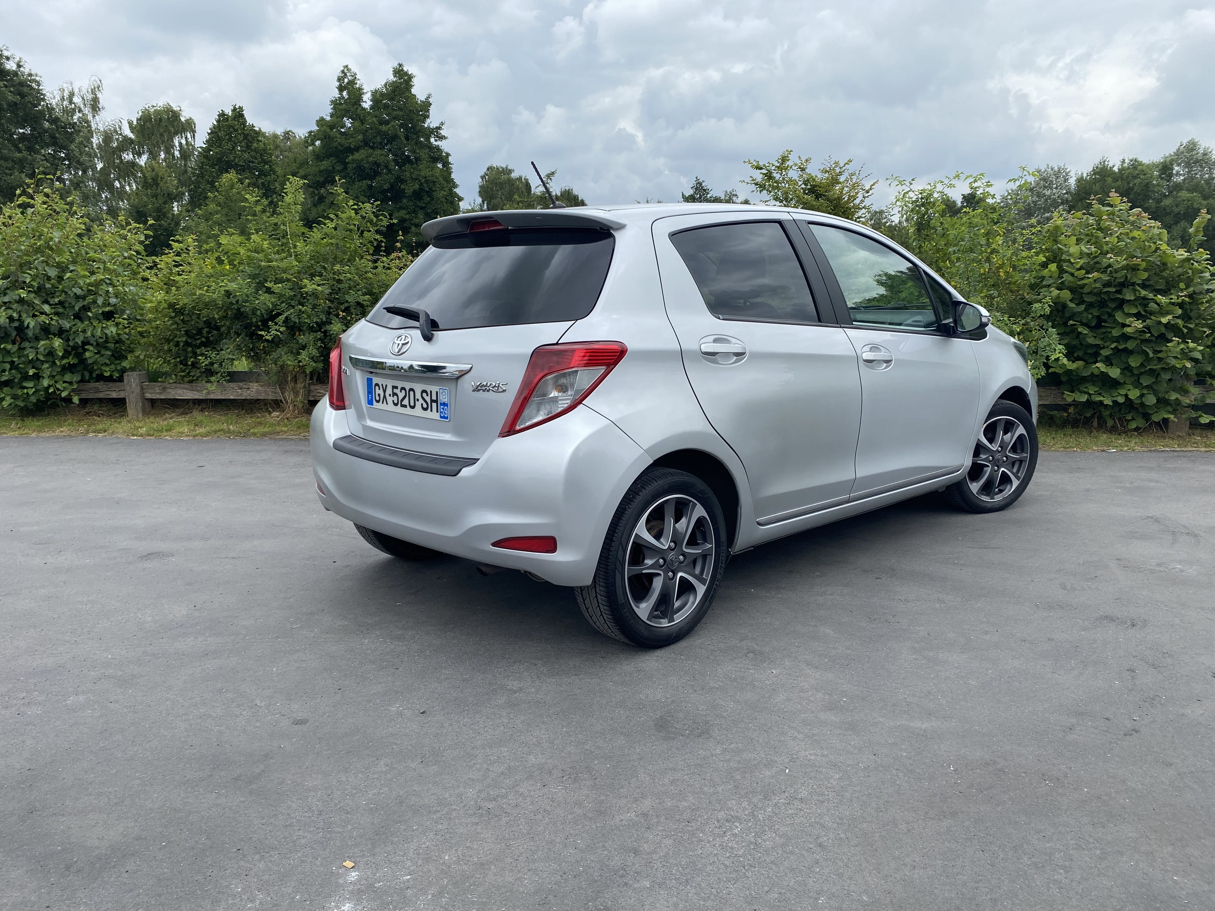 Toyota Yaris avec Siège bébé