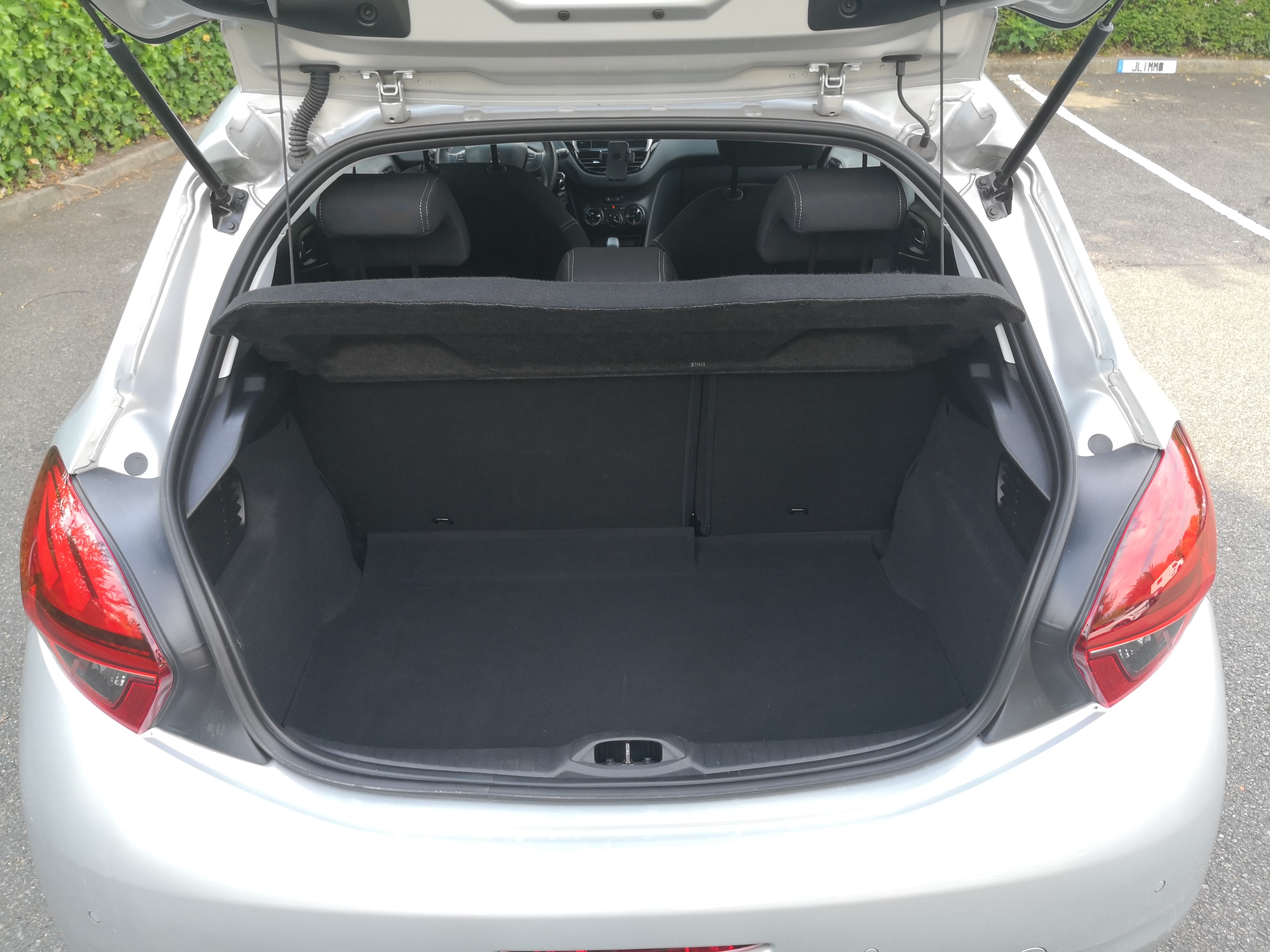 Peugeot 208 5 Portes avec Port USB