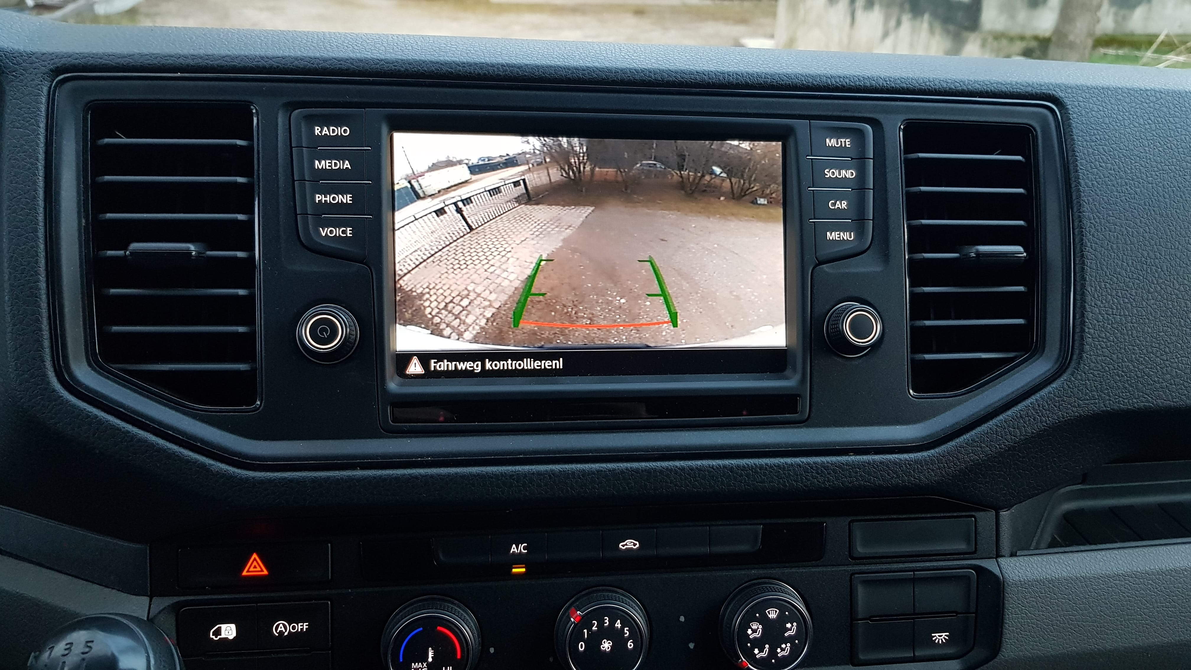 Volkswagen Crafter L4 H3 with Android Auto
