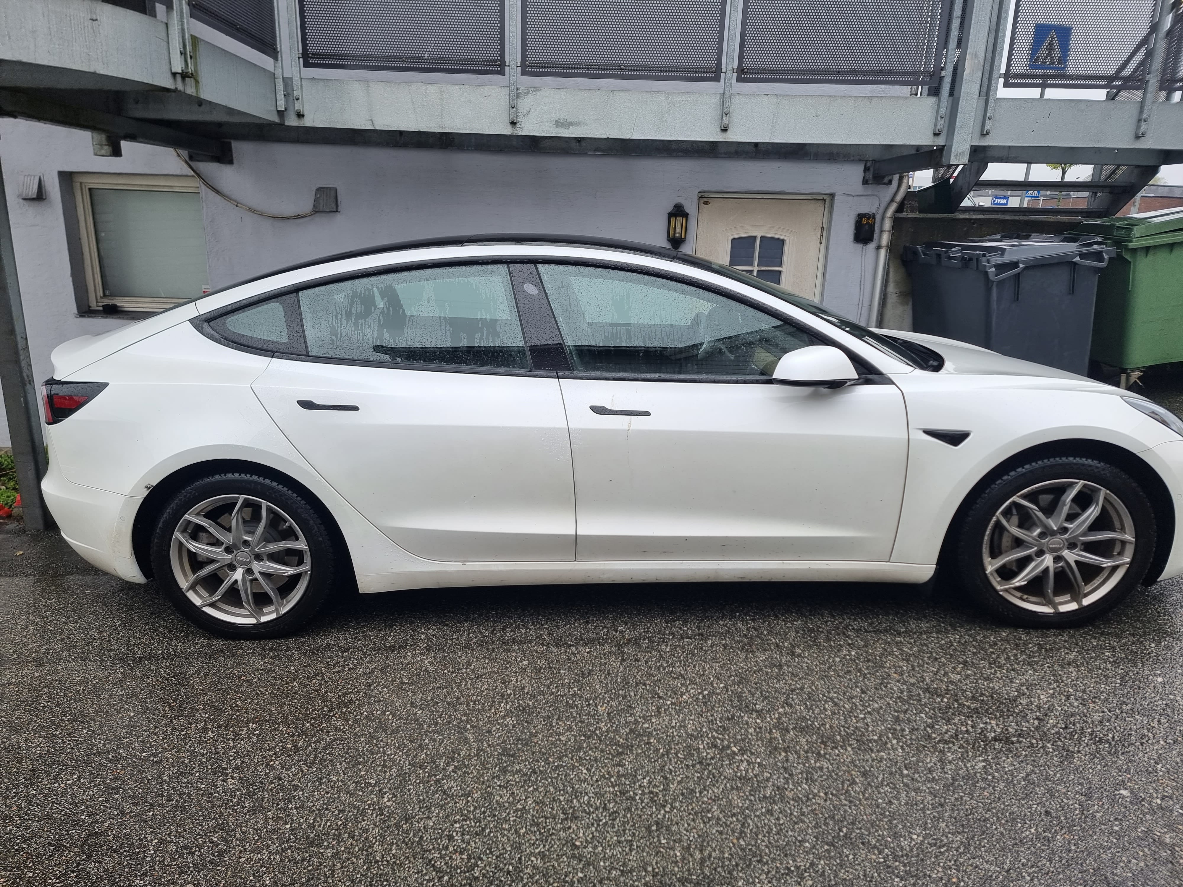Tesla Model 3 med Aircondition