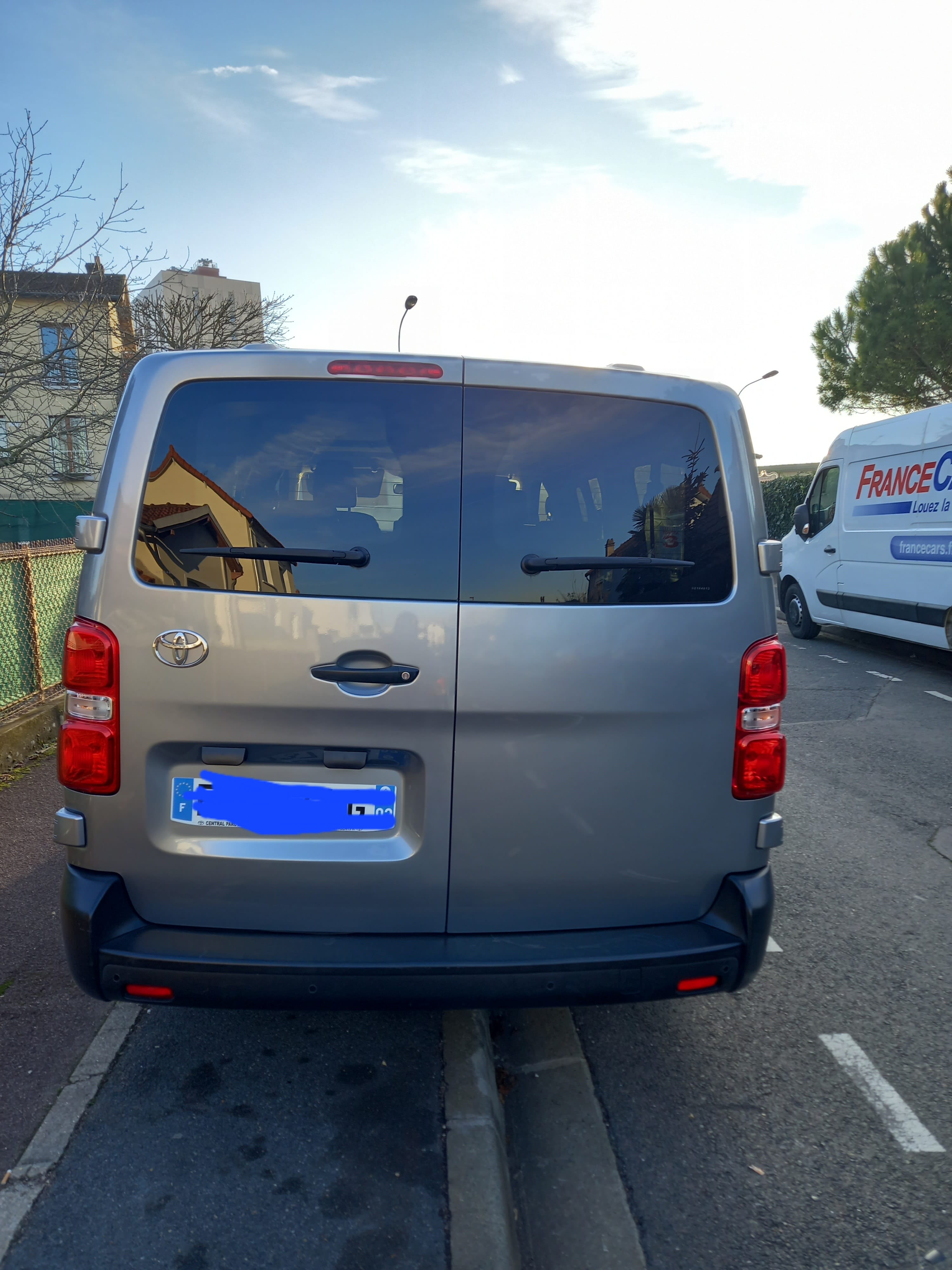 Toyota Proace Verso avec GPS