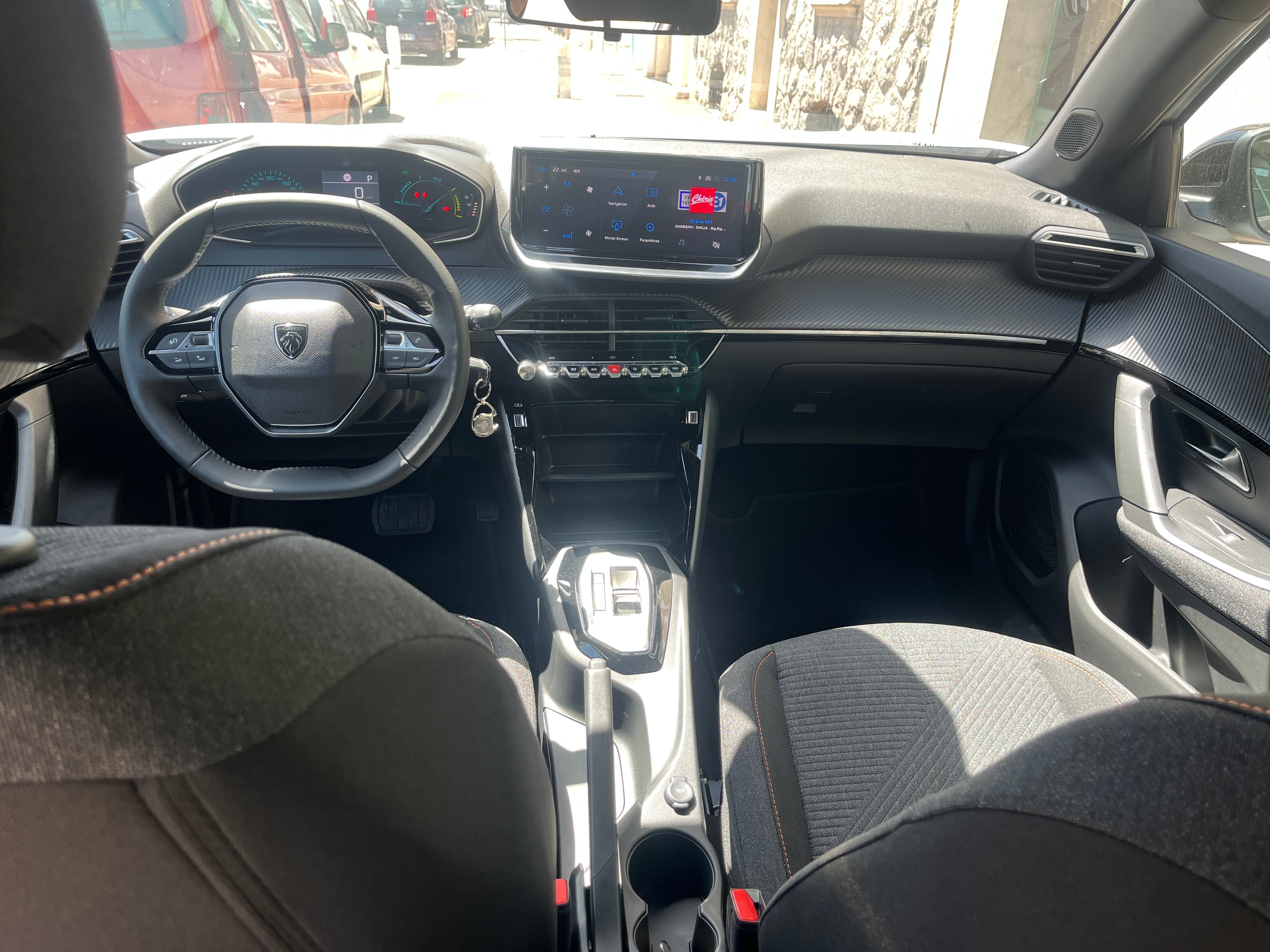 Peugeot e-2008 avec Régulateur de vitesse