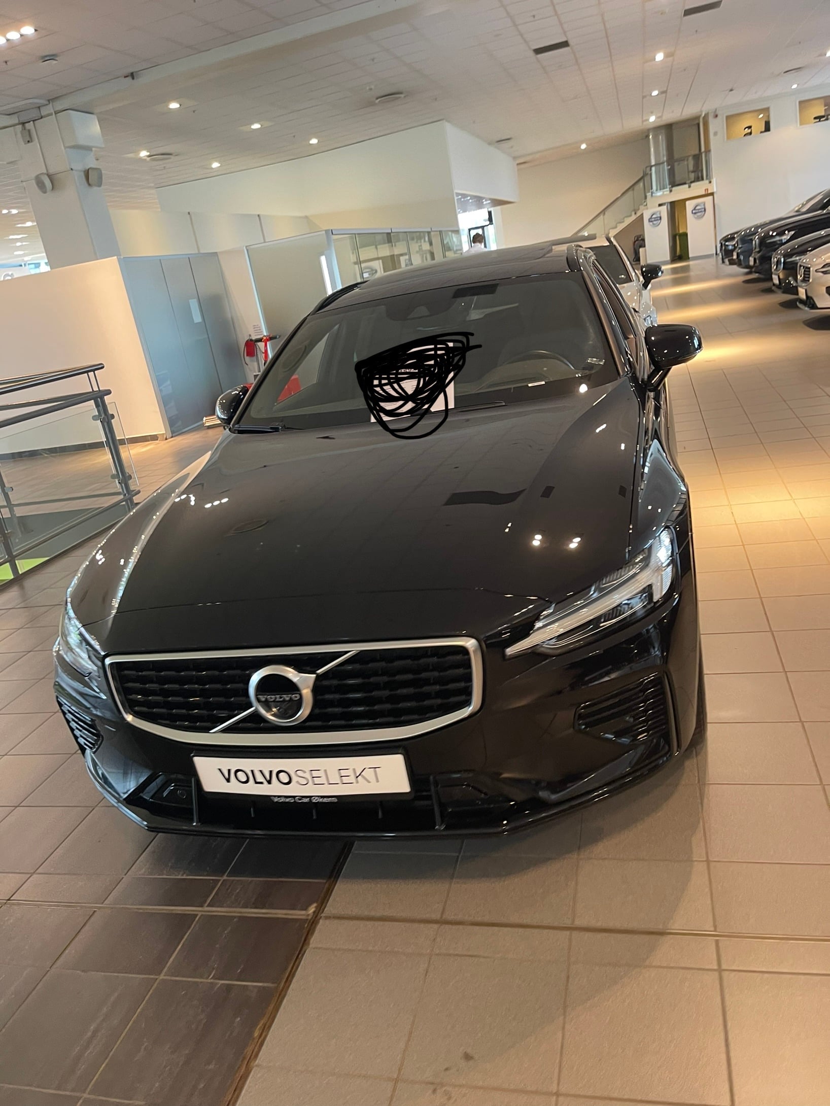 Volvo V60 Plug-in Hybrid, 2019, Blyfri 95 / Elektrisk (hybrid), automatisk