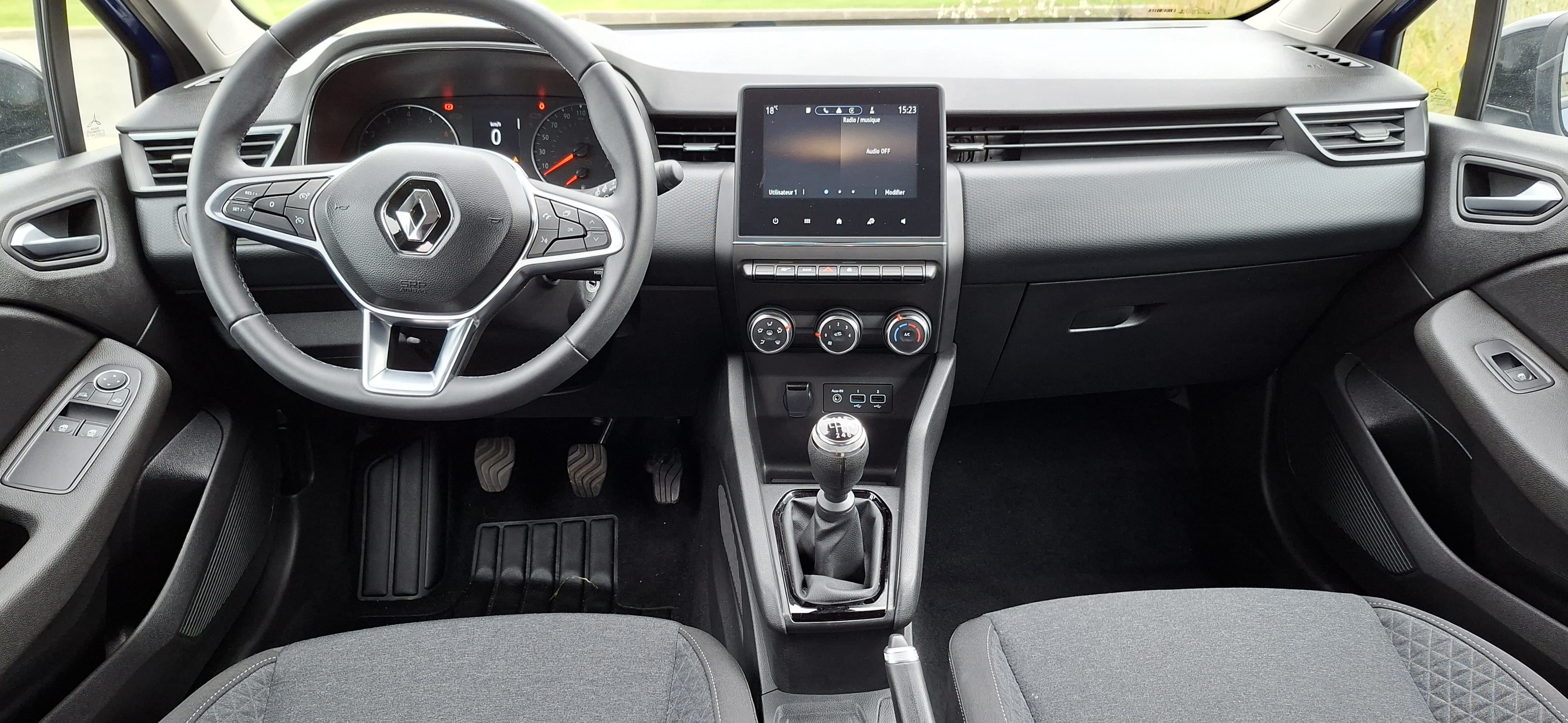Renault Clio TCE90 avec GPS