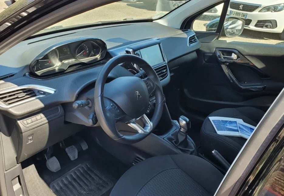 Peugeot 208 avec Régulateur de vitesse