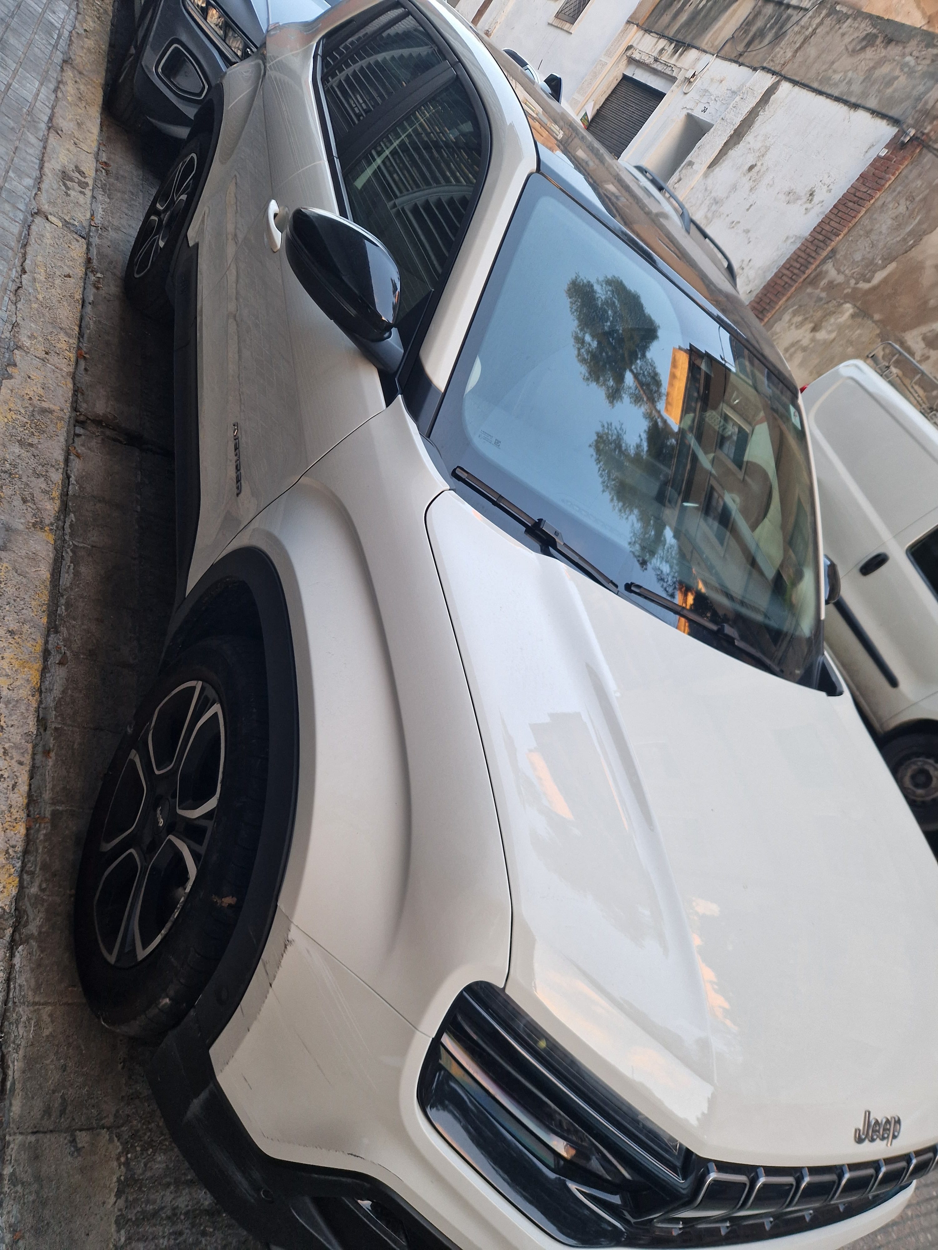 Jeep Avenger con Aire acondicionado