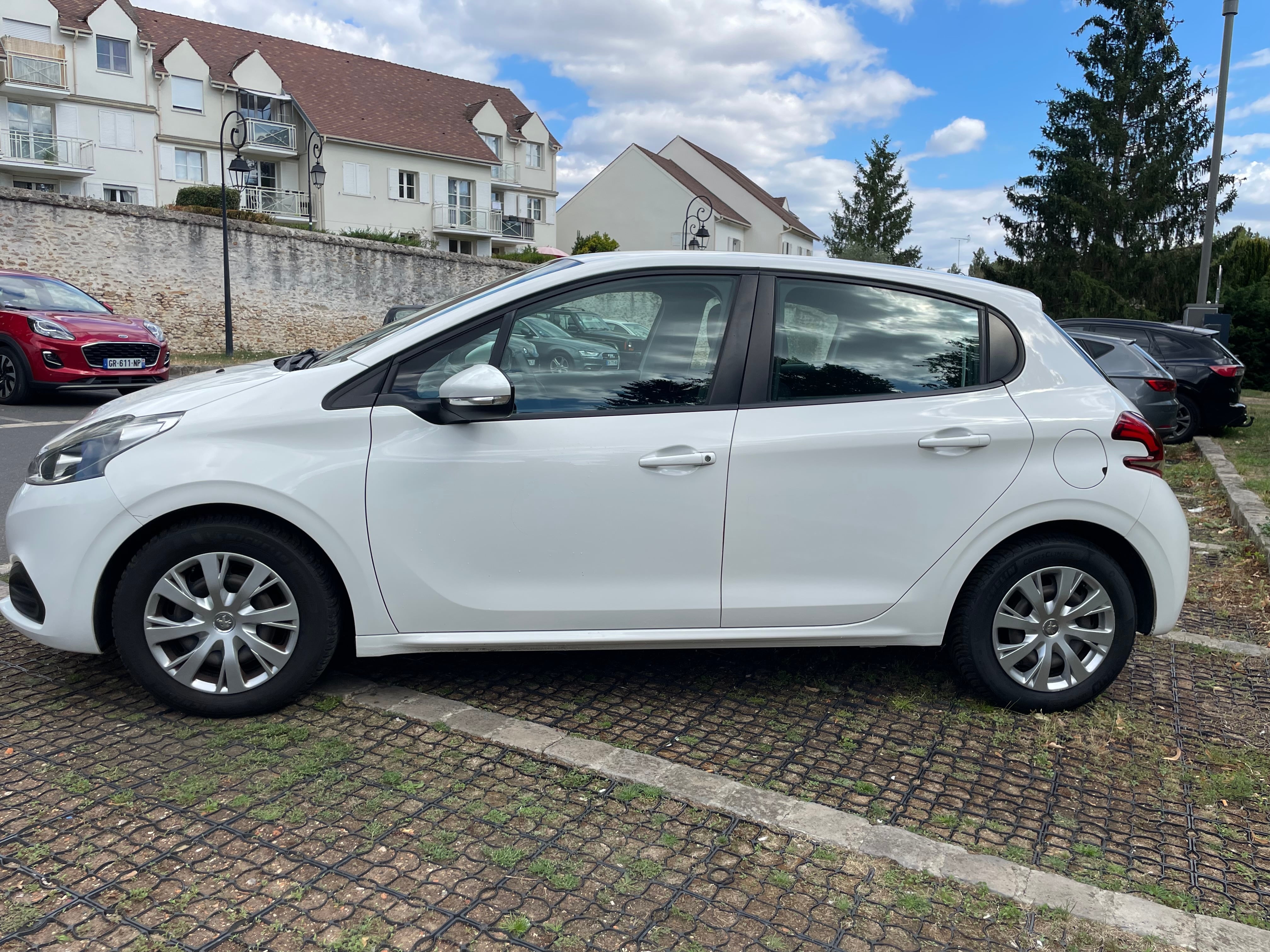 Peugeot 208 avec Climatisation