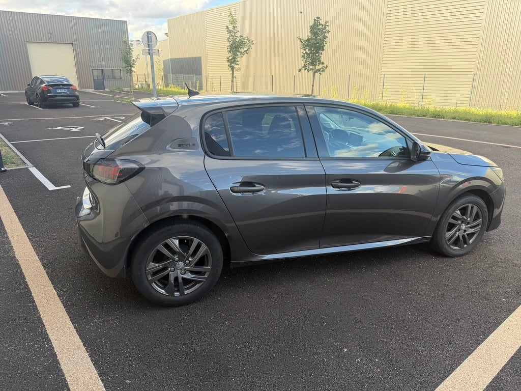 Peugeot 208 avec Régulateur de vitesse