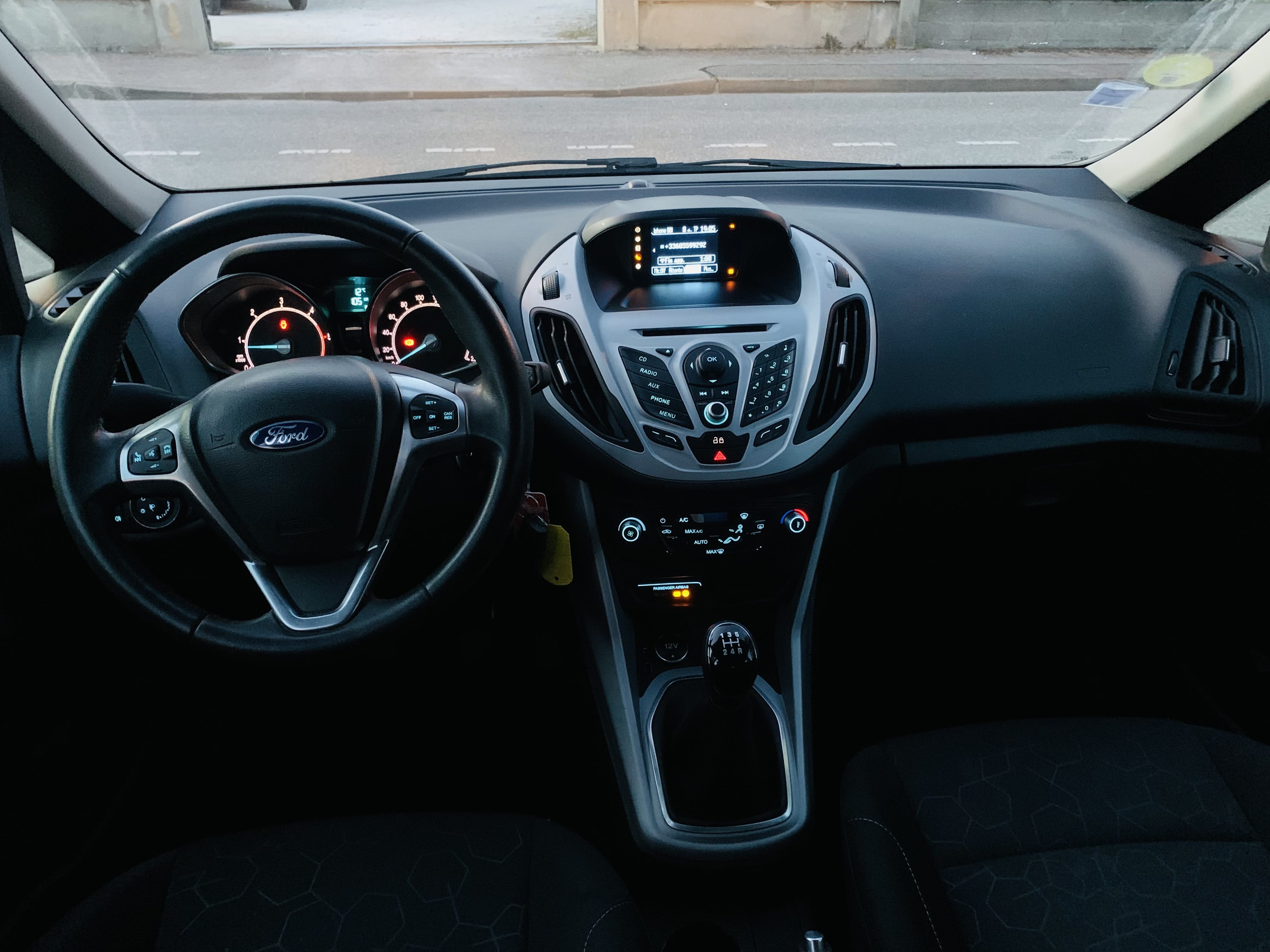 Ford B-Max avec Siège bébé