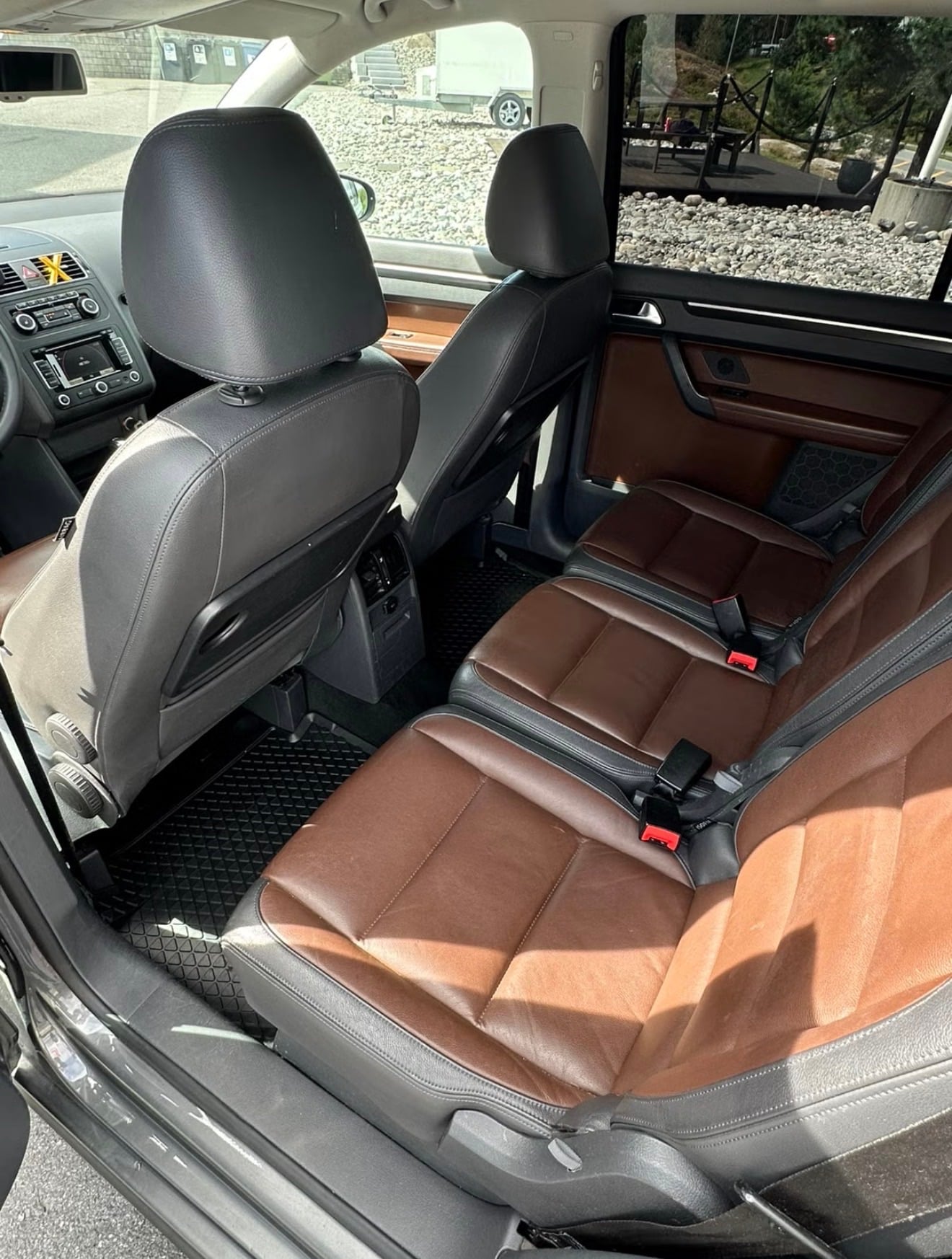 Volkswagen Touran with Car radio
