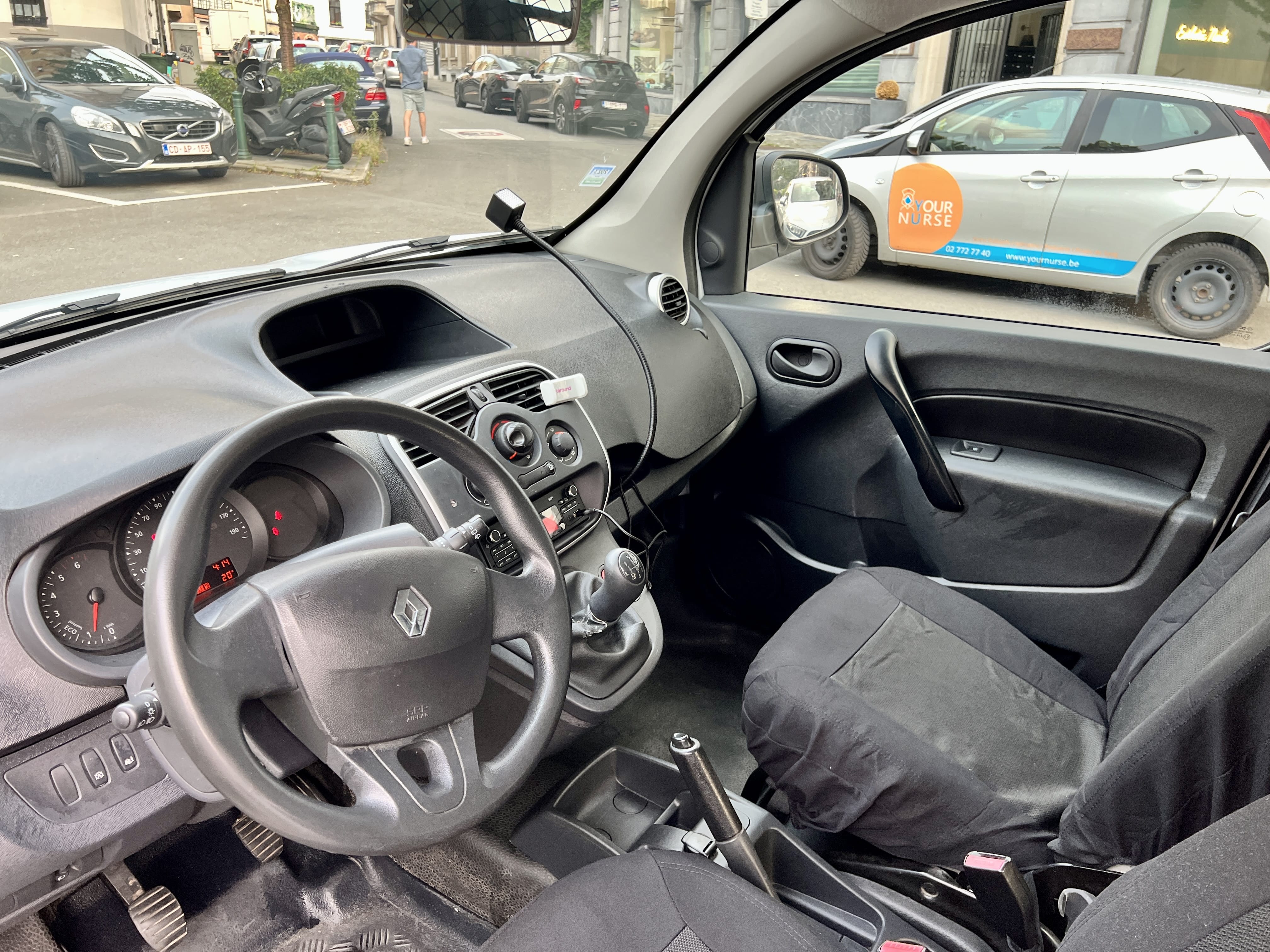 Renault Kangoo Express MAXI - GARE DU MIDI - PARKING BEPARK