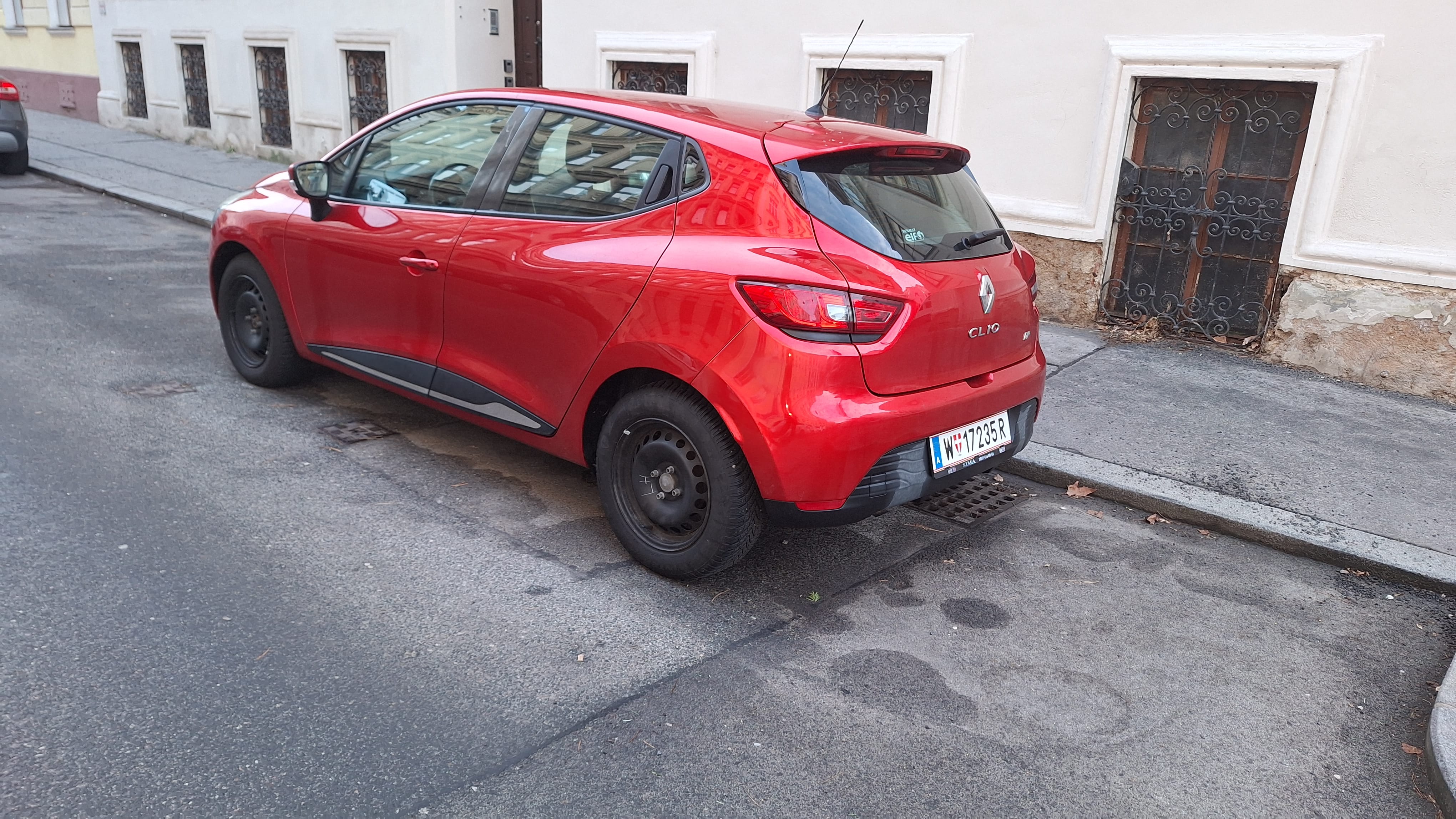 Renault Clio with Cruise control