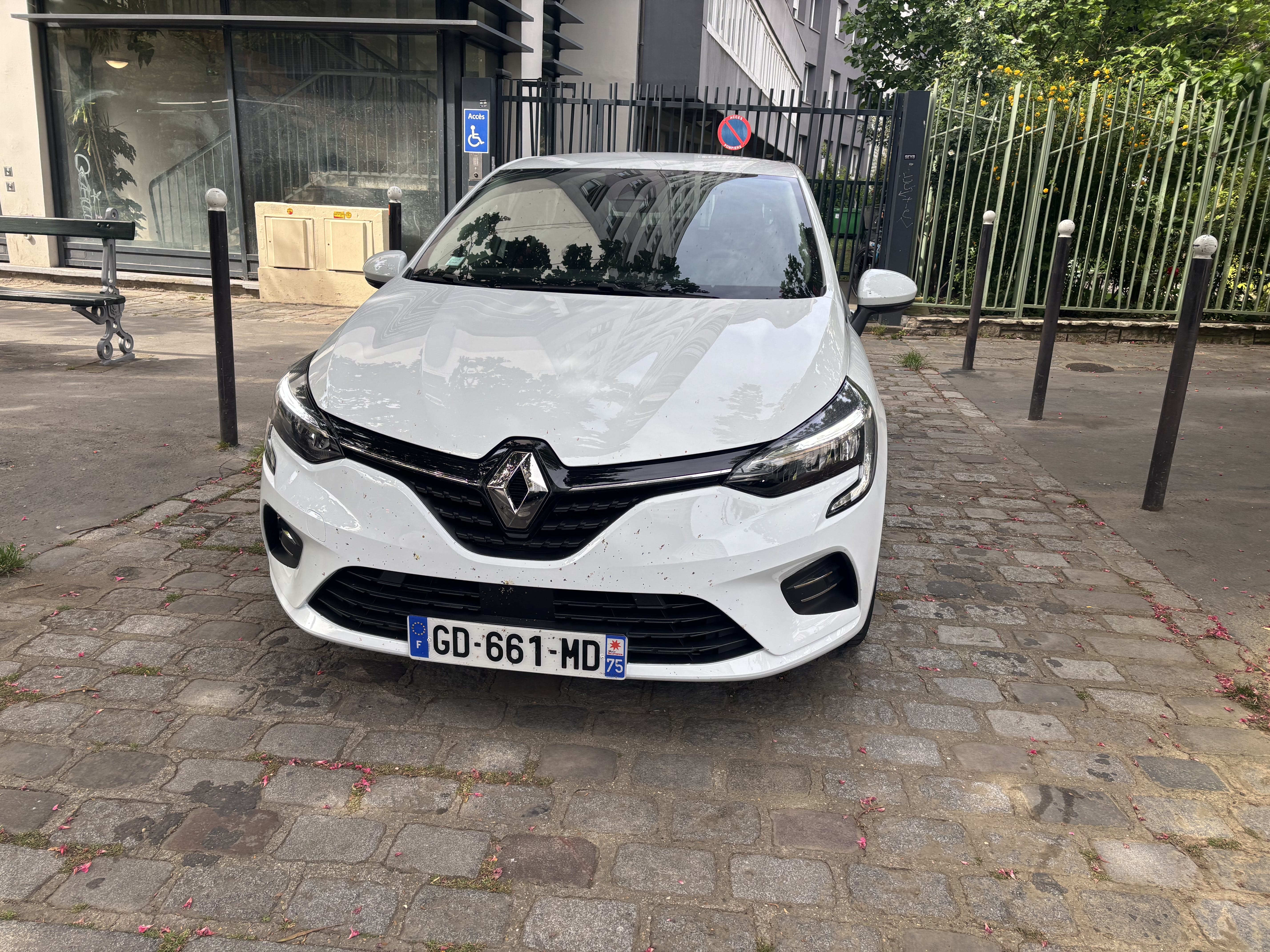 Renault Clio Metro ligne 7bis/ 11 Place des Fêtes place 287 avec Caméra de recul