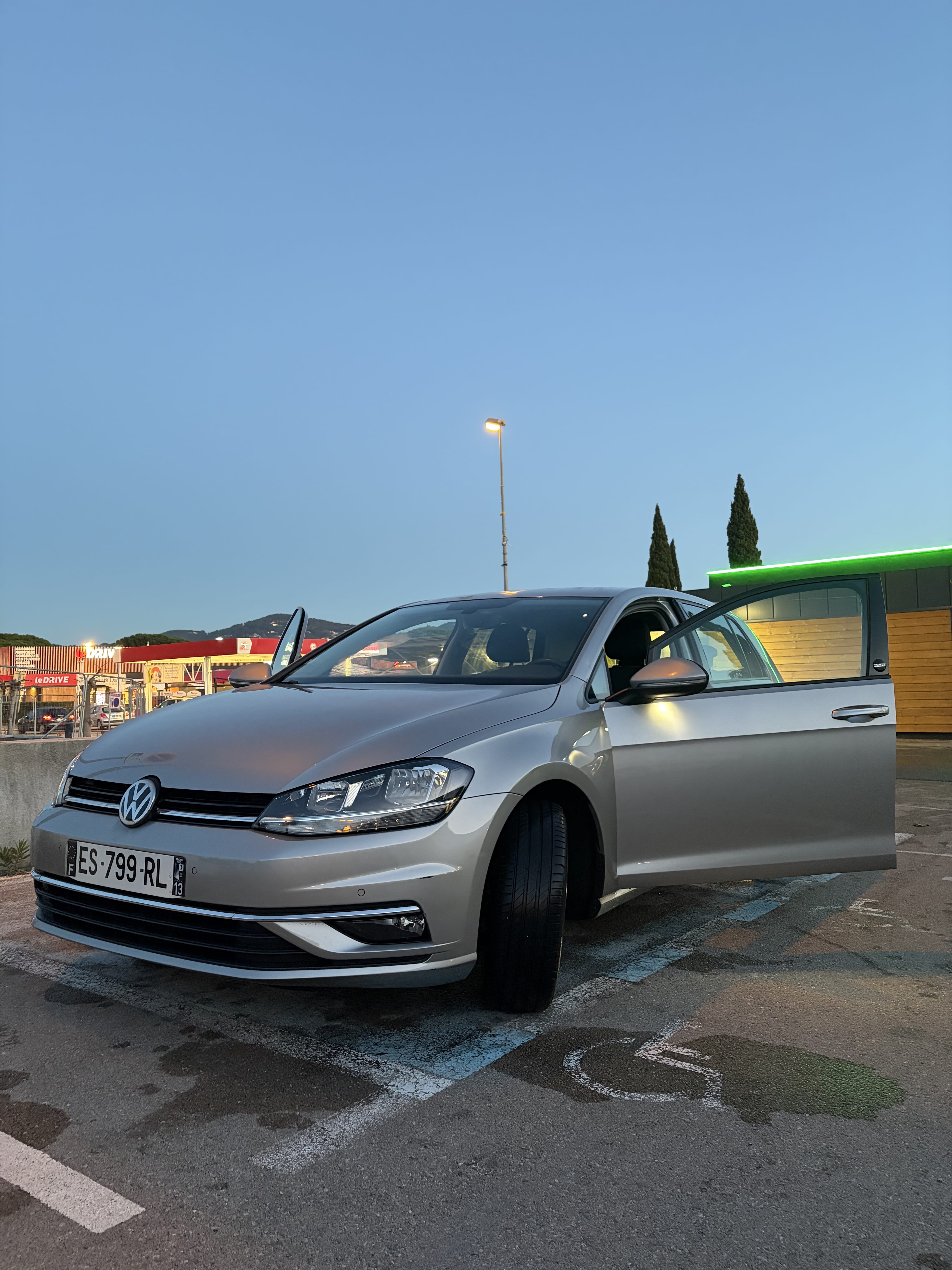 Volkswagen Golf avec Climatisation